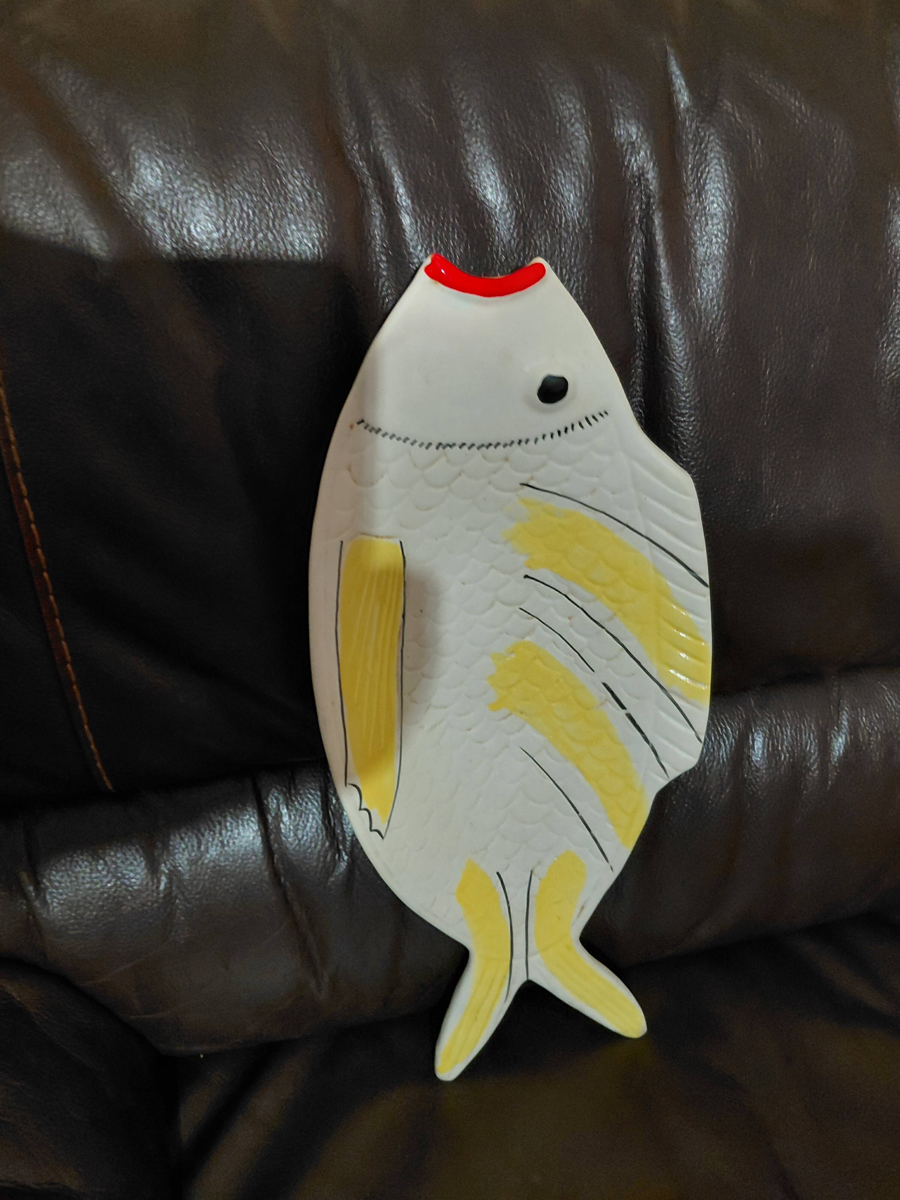 Dish for serving fish
