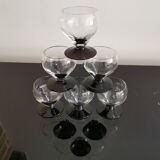 6  petits verres à pieds rétro fumé bordeaux
