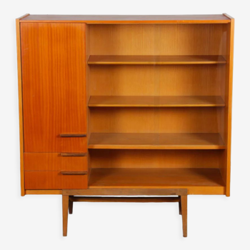 Armoire par Frantisek Mezulanik pour UP Zavody 1960