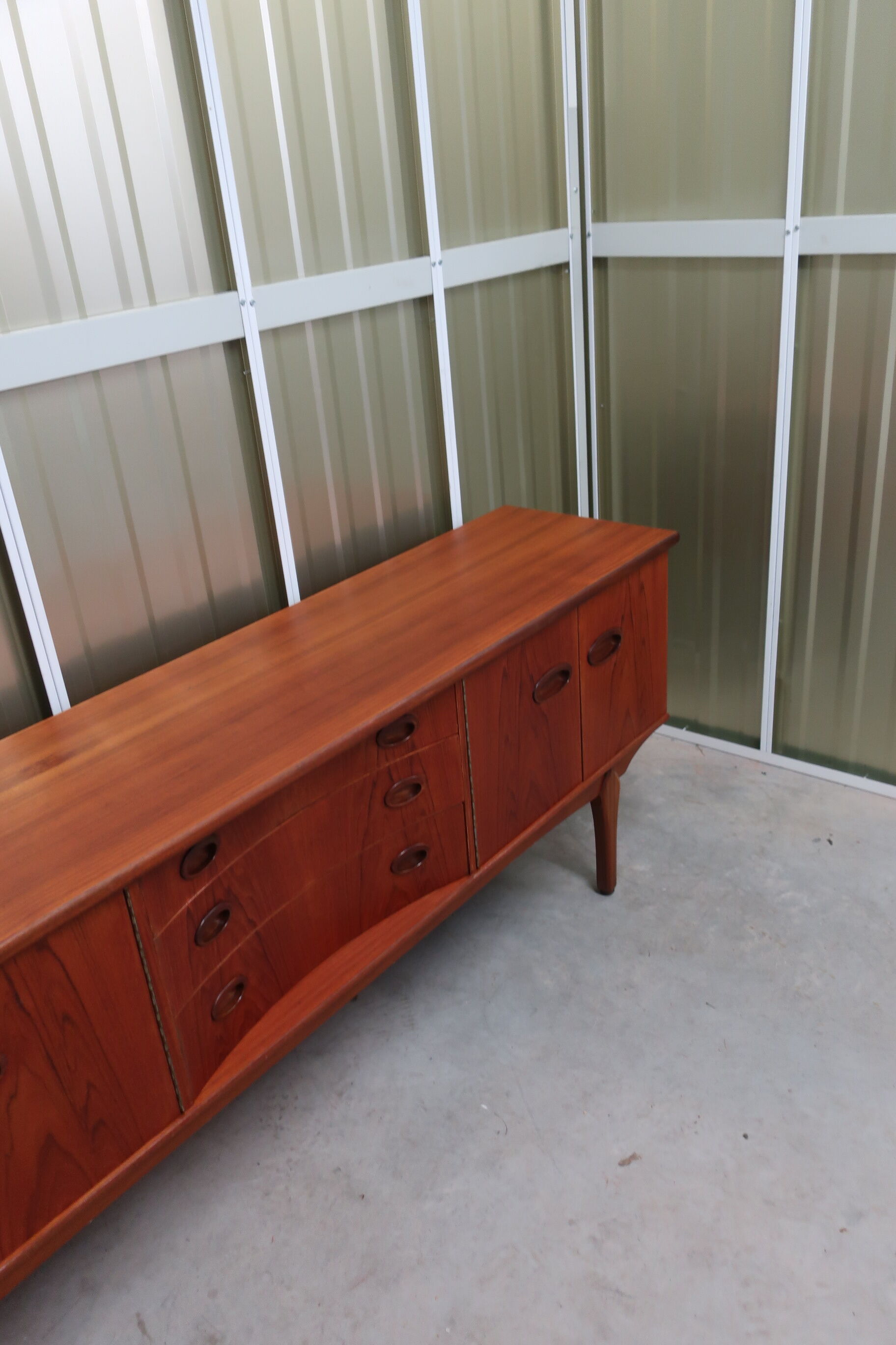 Atypical teak thread from the 60s