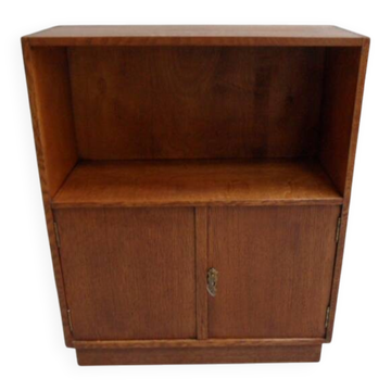 Vintage oak open bookcase with 2 doors.