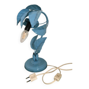 Ancienne lampe en forme - plante