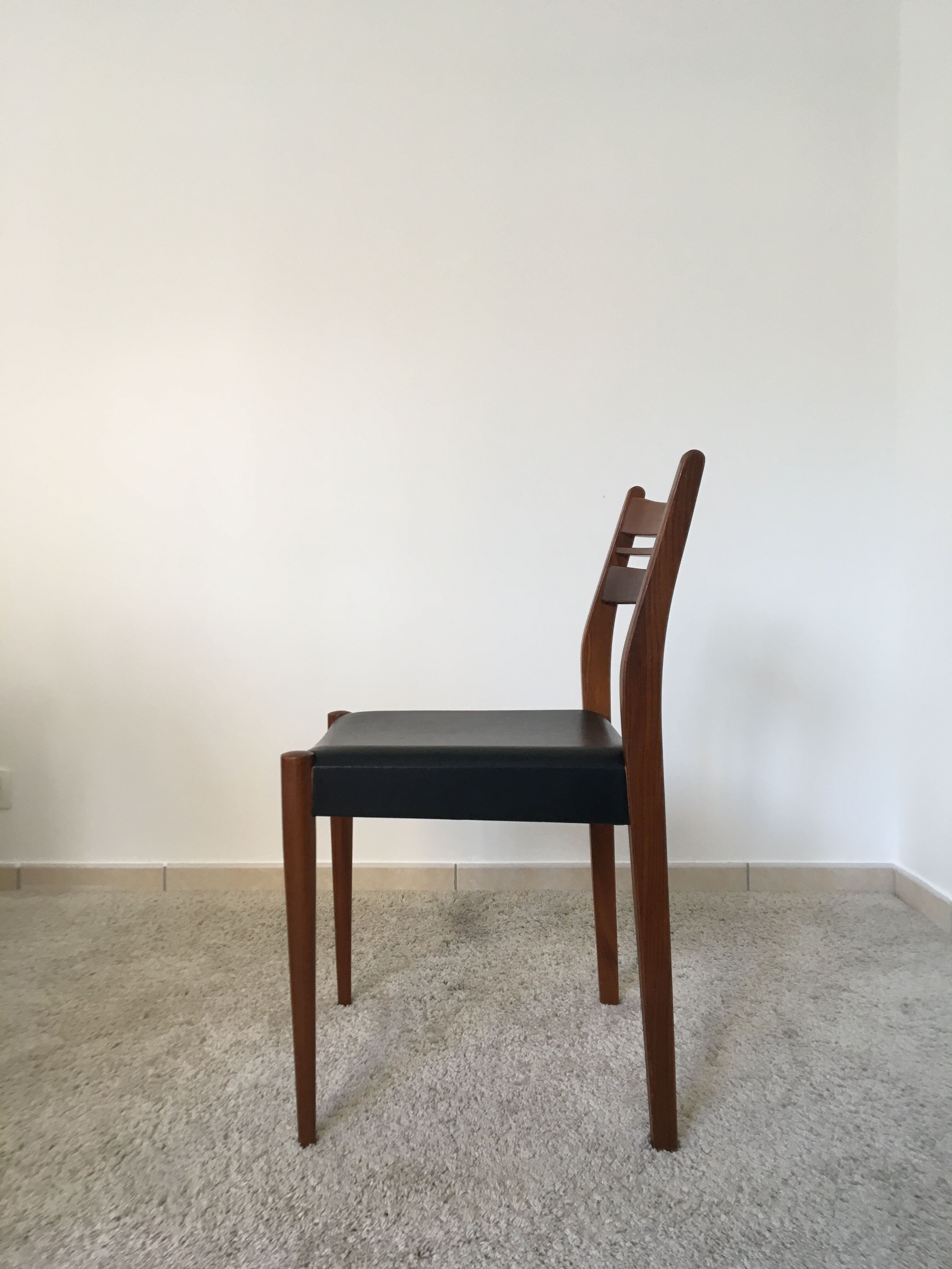 6 scandinavian chairs wood and black skai