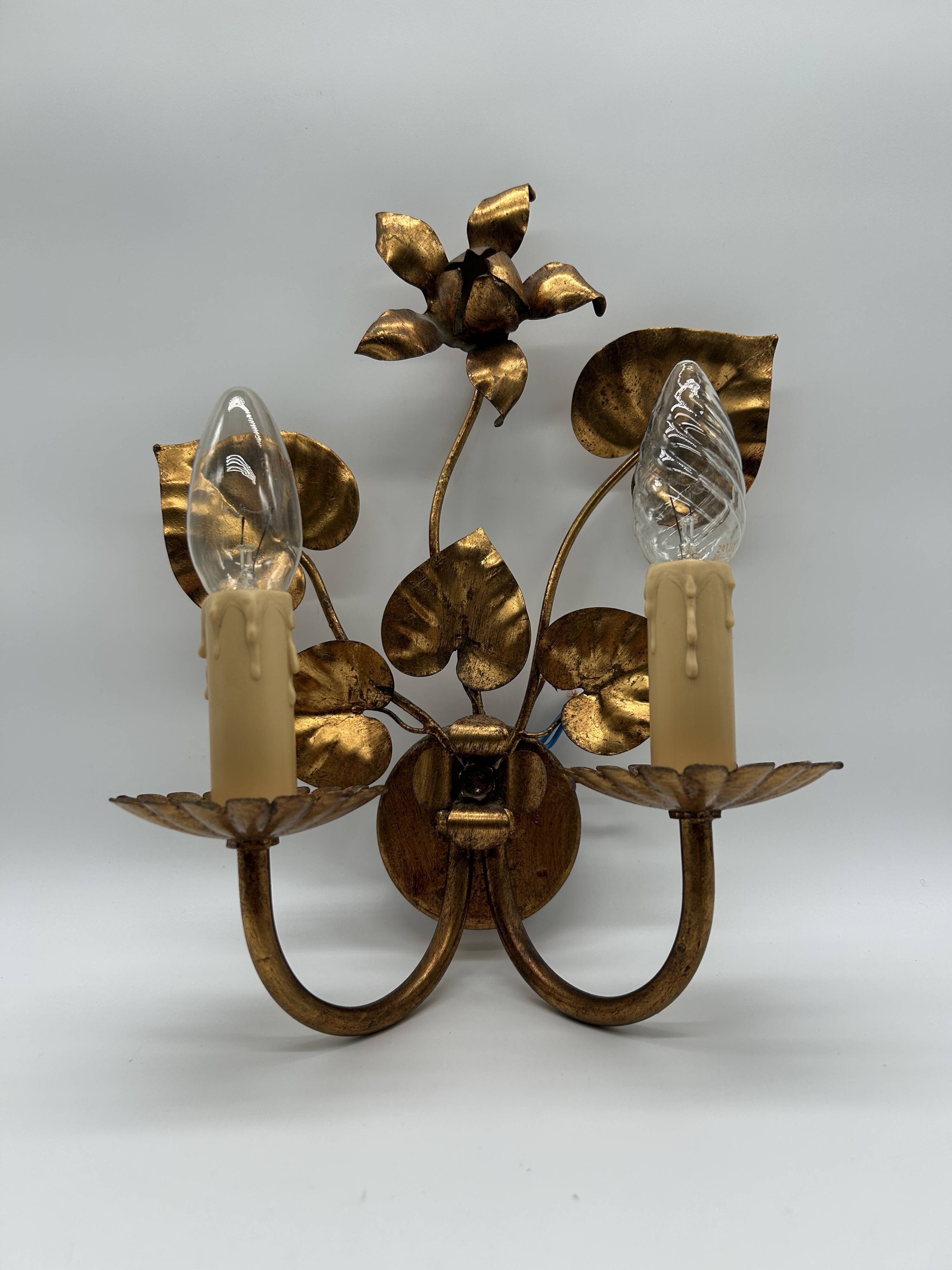 Applique en métal doré de style Hollywood Regency