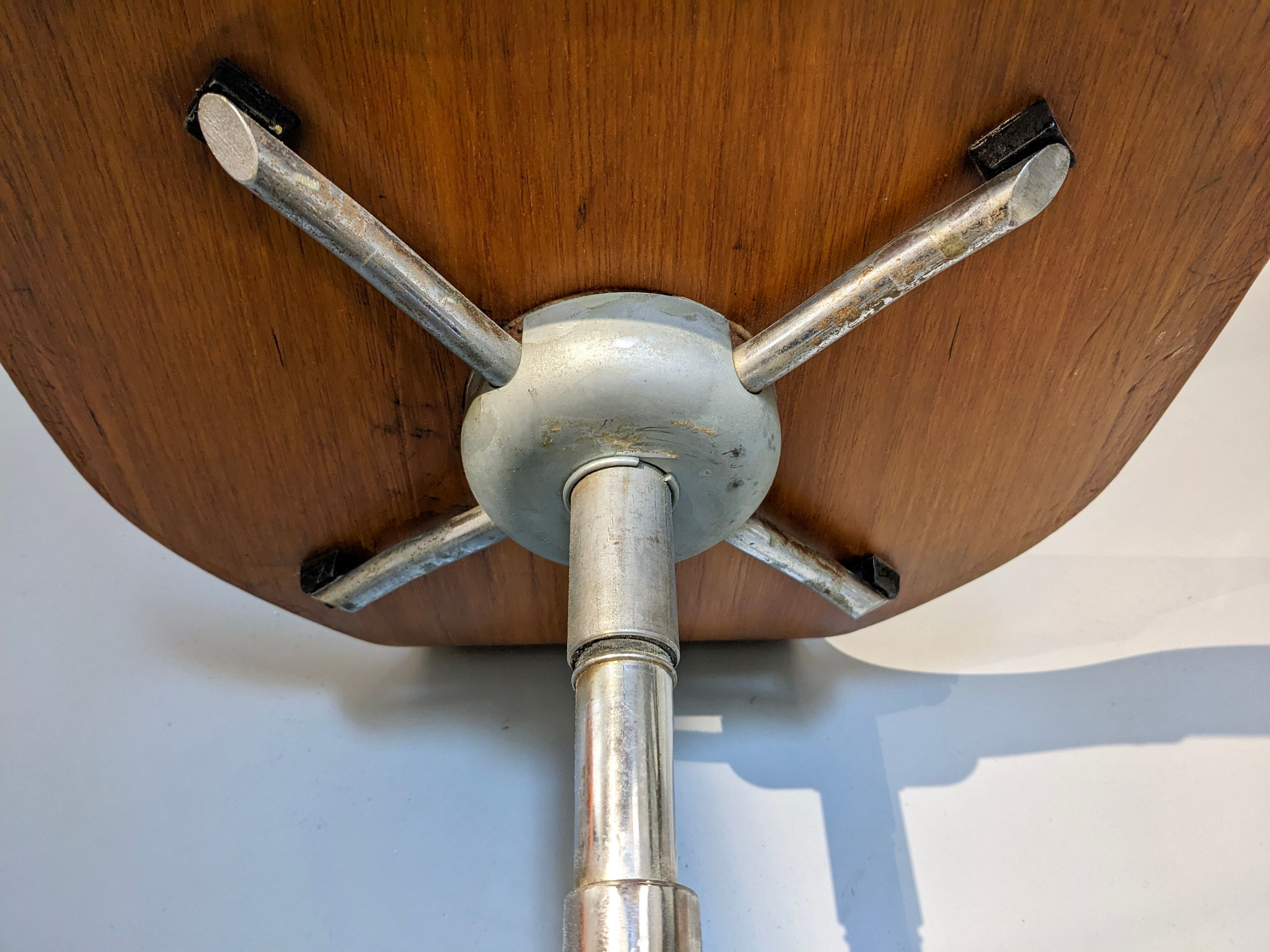 Office chair model hammer N°3103" by Arne Jacobsen