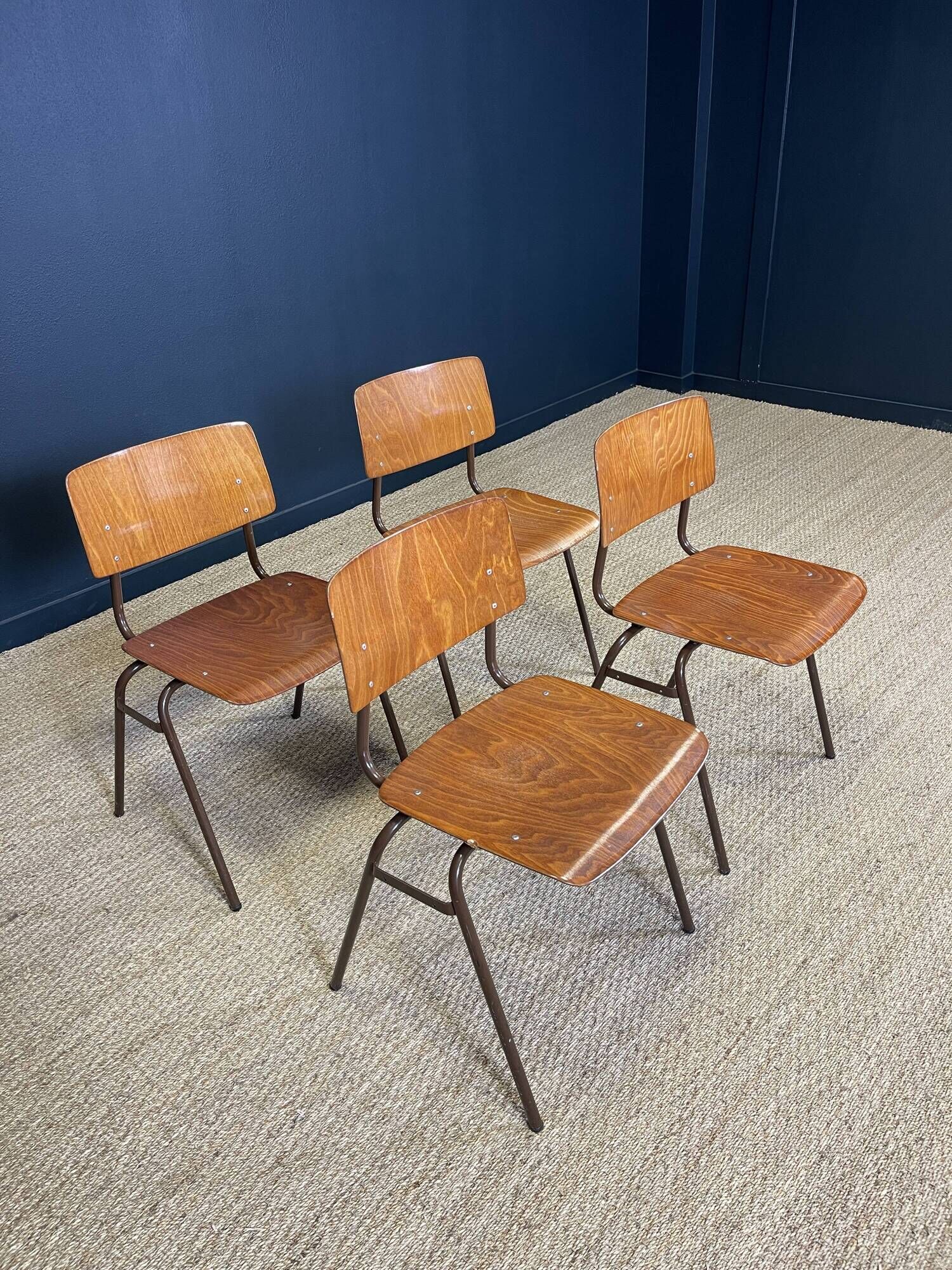 Ensemble de 4 chaises école bois années 70 Pays bas