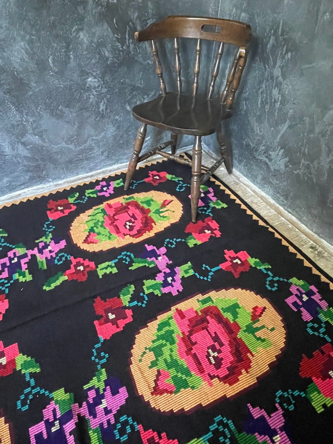 Hand-woven wool carpet black background with large roses 214x158cm