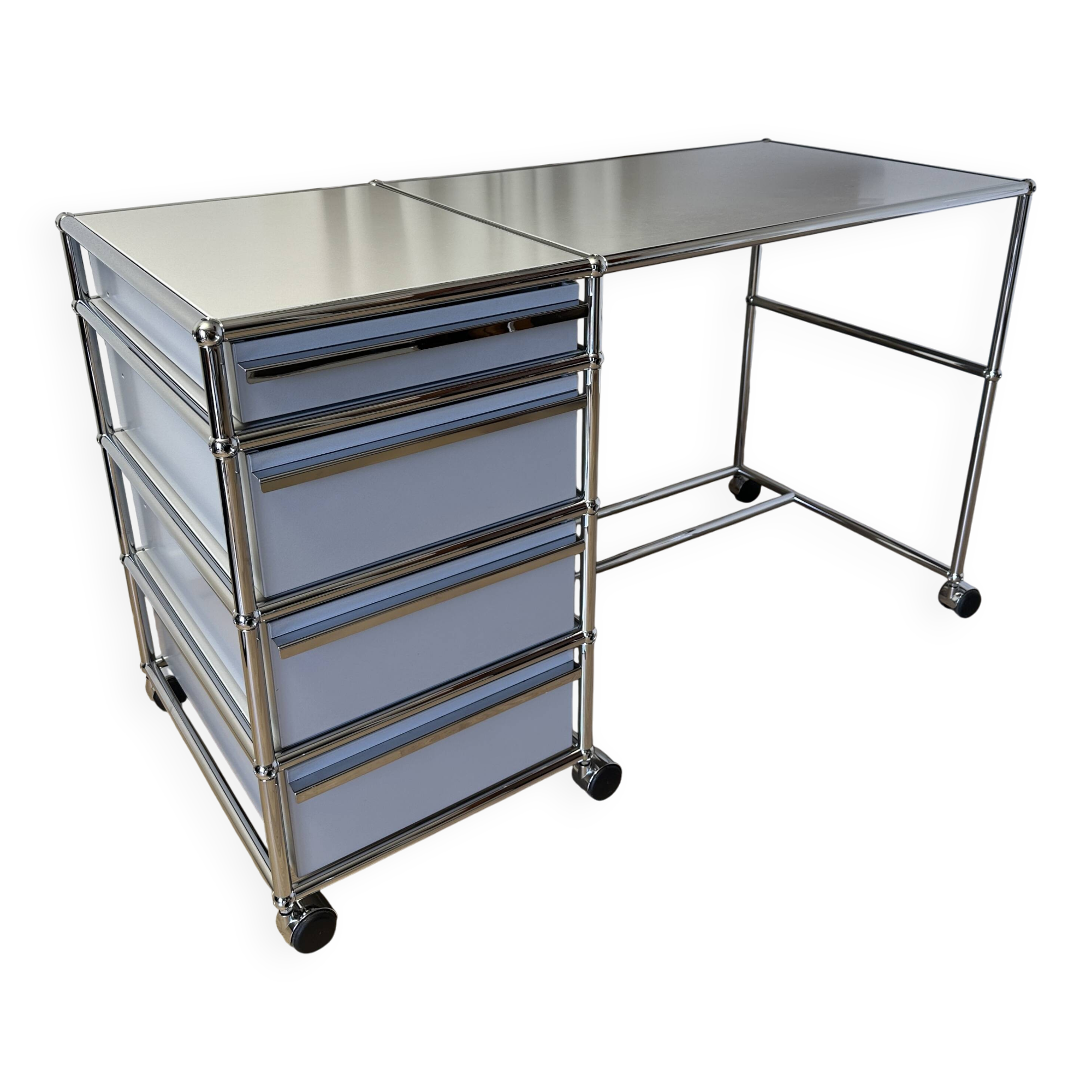 USM Haller desk in matte silver