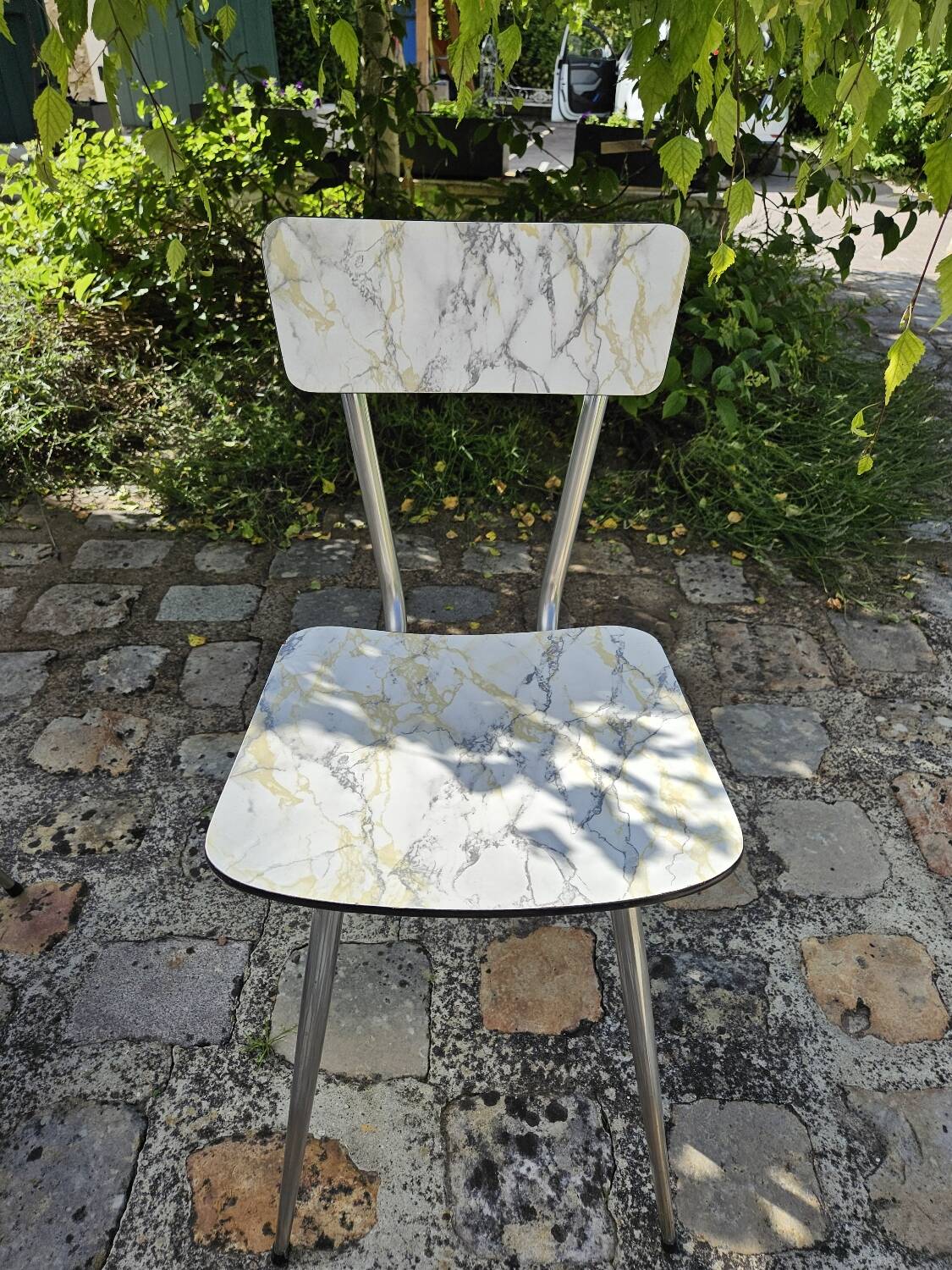 Paire de chaises en formica
