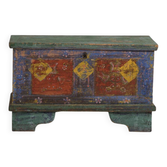 Antique pine wood chest – Central Europe (circa 1900)
