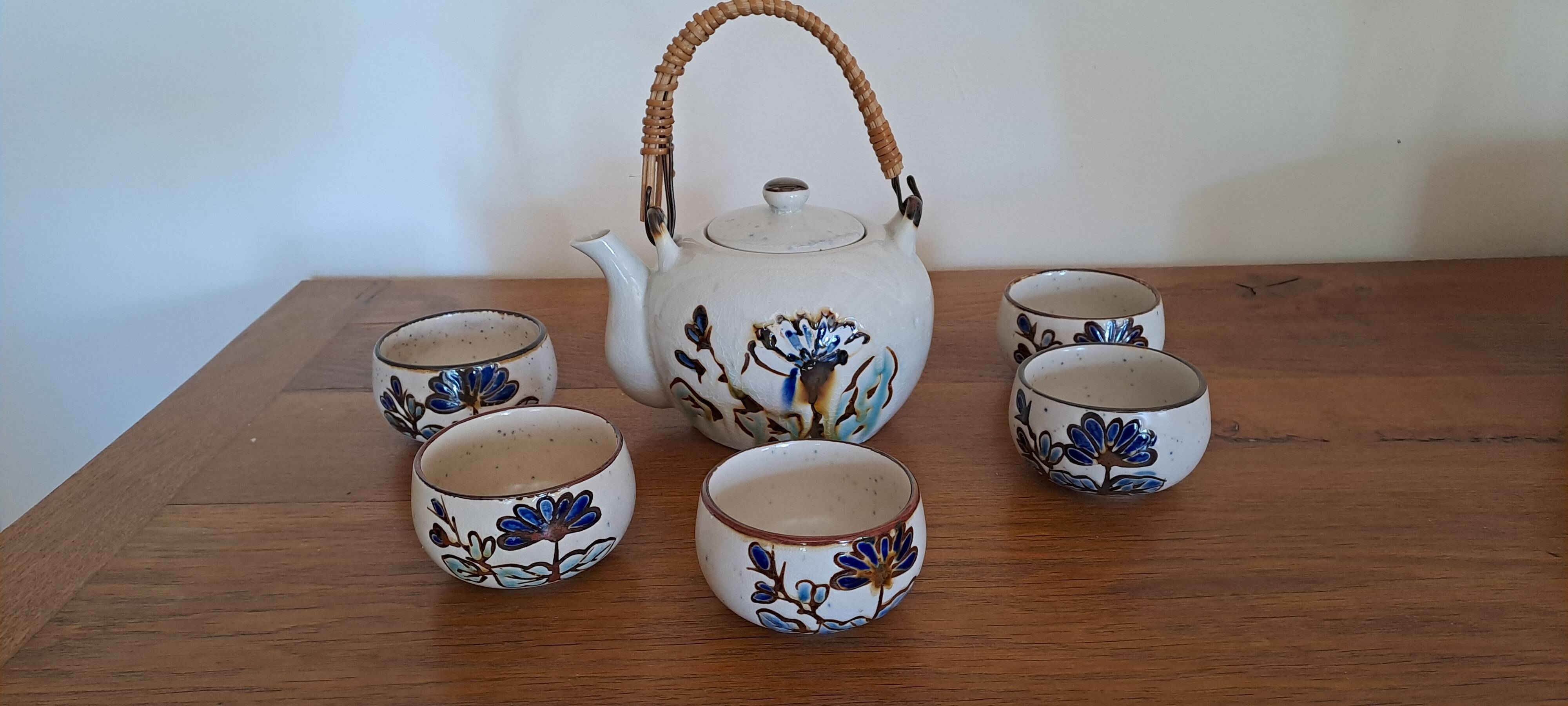 Artisanal tea service