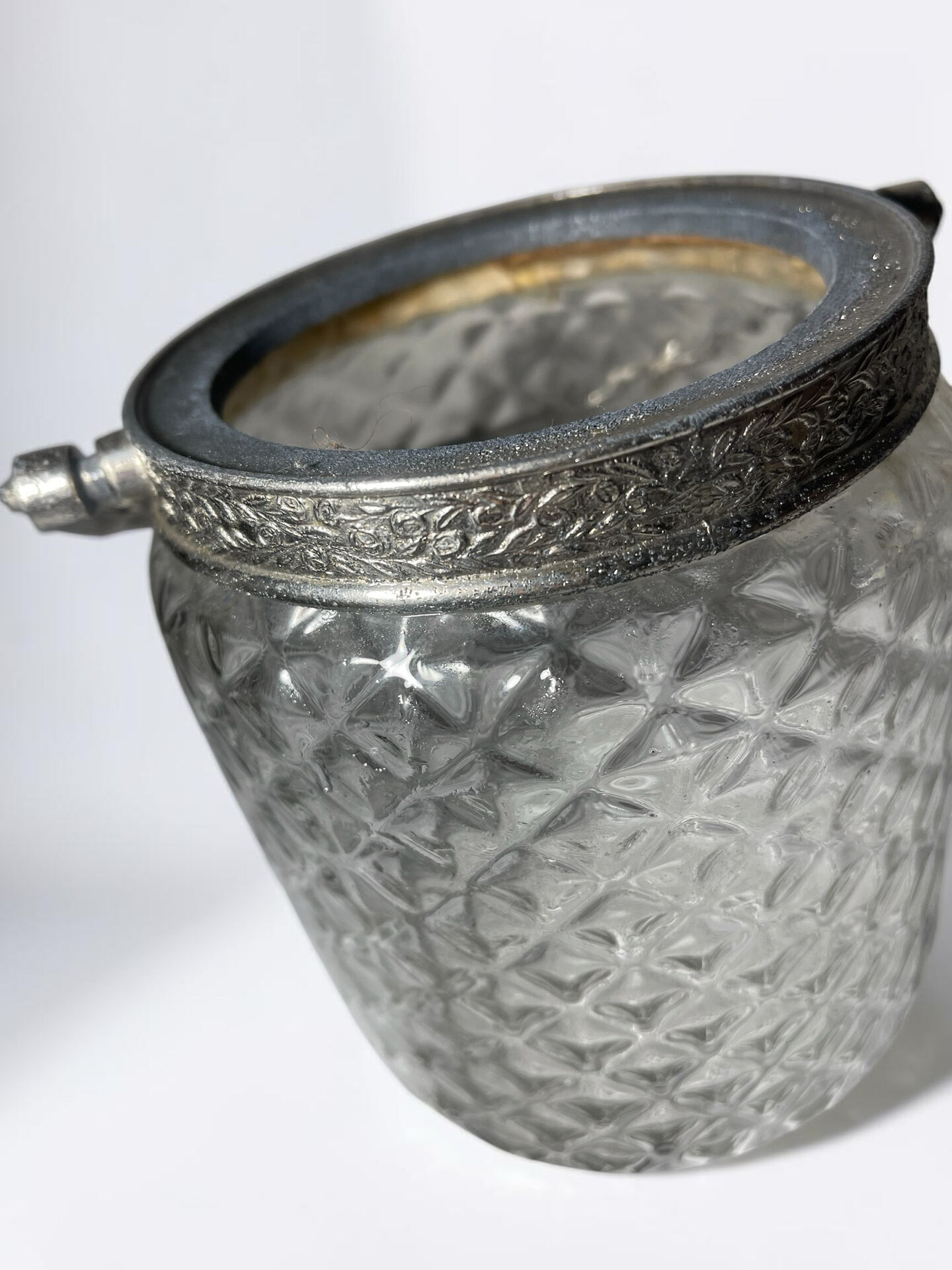 Biscuit jar