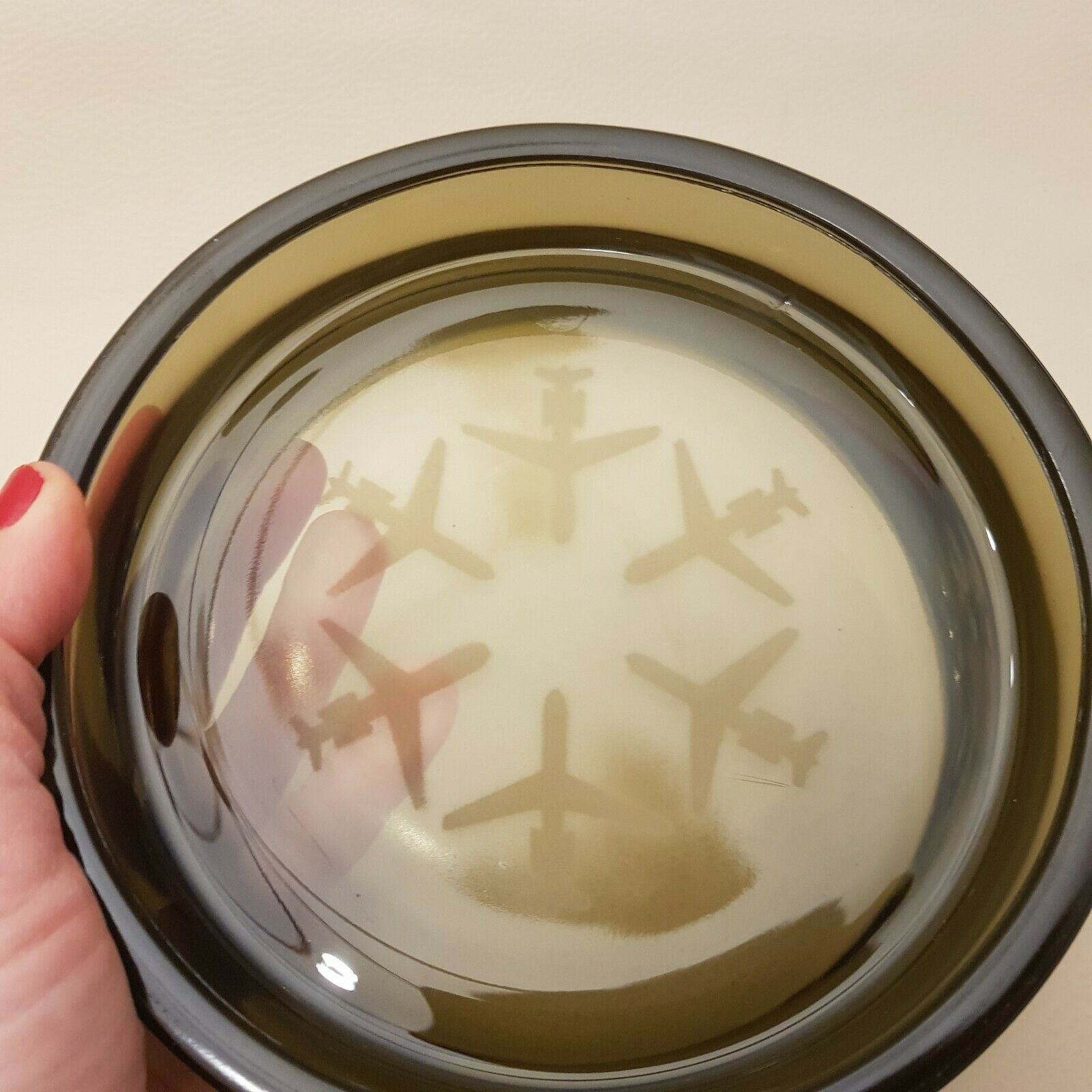 Empty pocket cup ashtray vintage smoked glass décor planes