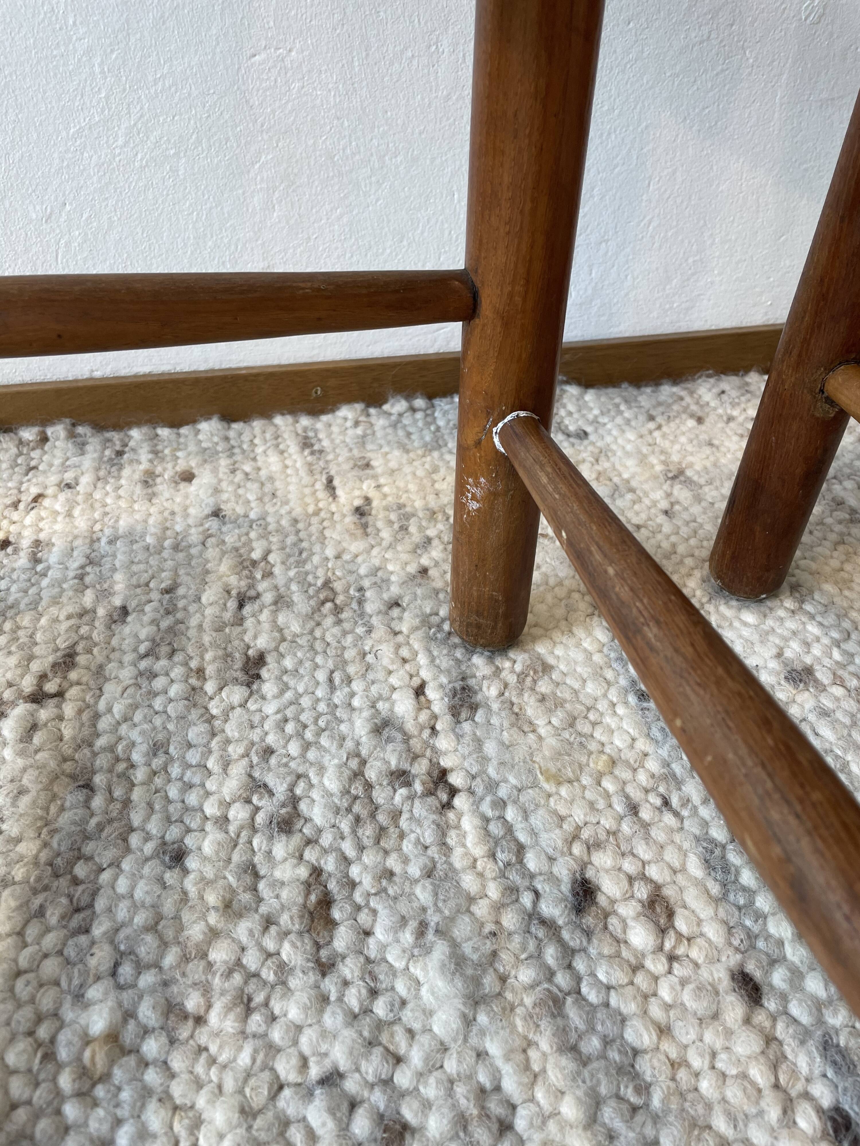 Pair of mulched chairs