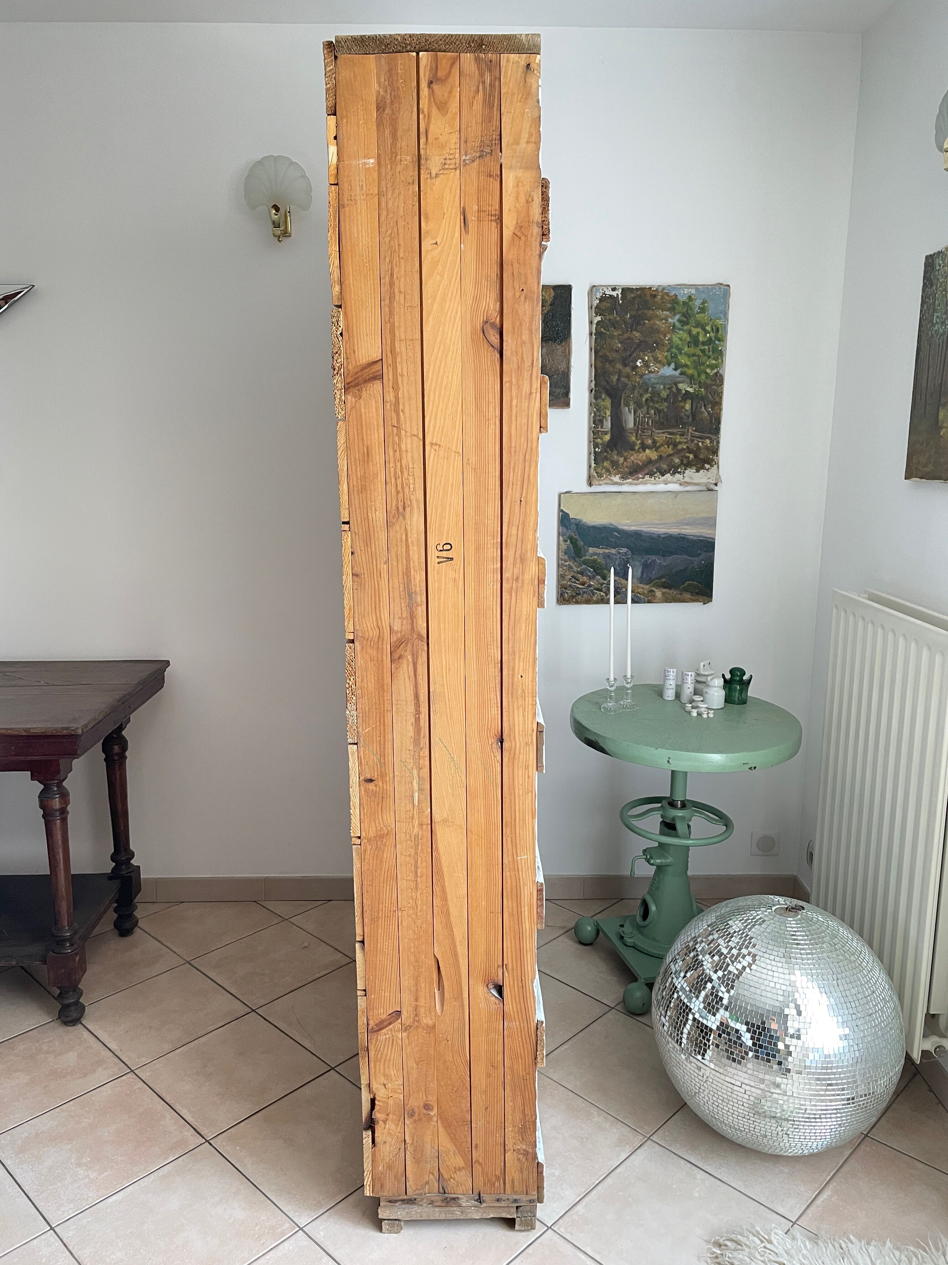 Workshop furniture with lockers