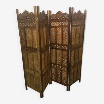 Authentic Indian screen in hand-carved wood