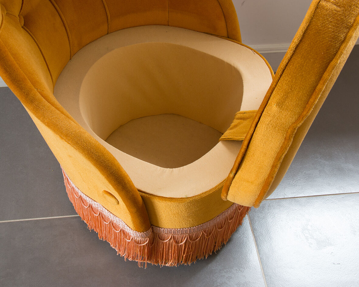 Apricot toad armchair