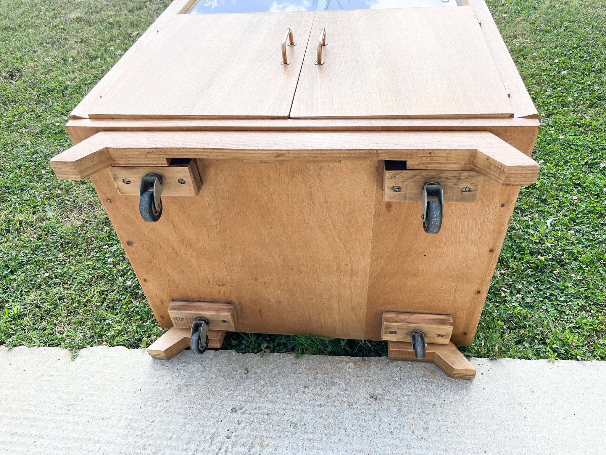 Meuble d'appoint , bar ou HI FI , pieds compas