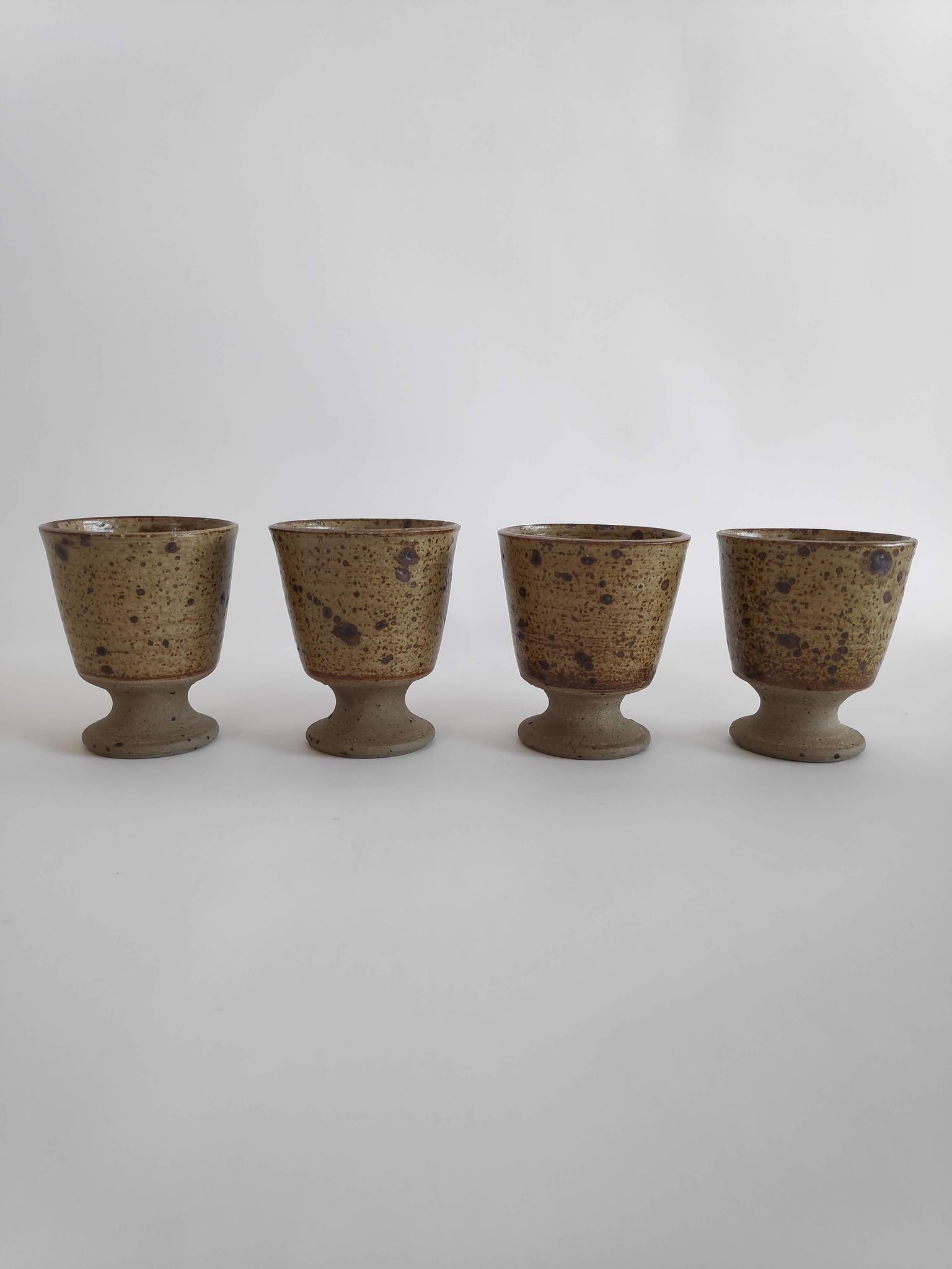 Suite of 4 cups or glasses mazagrans vintage in sandstone of the years 60