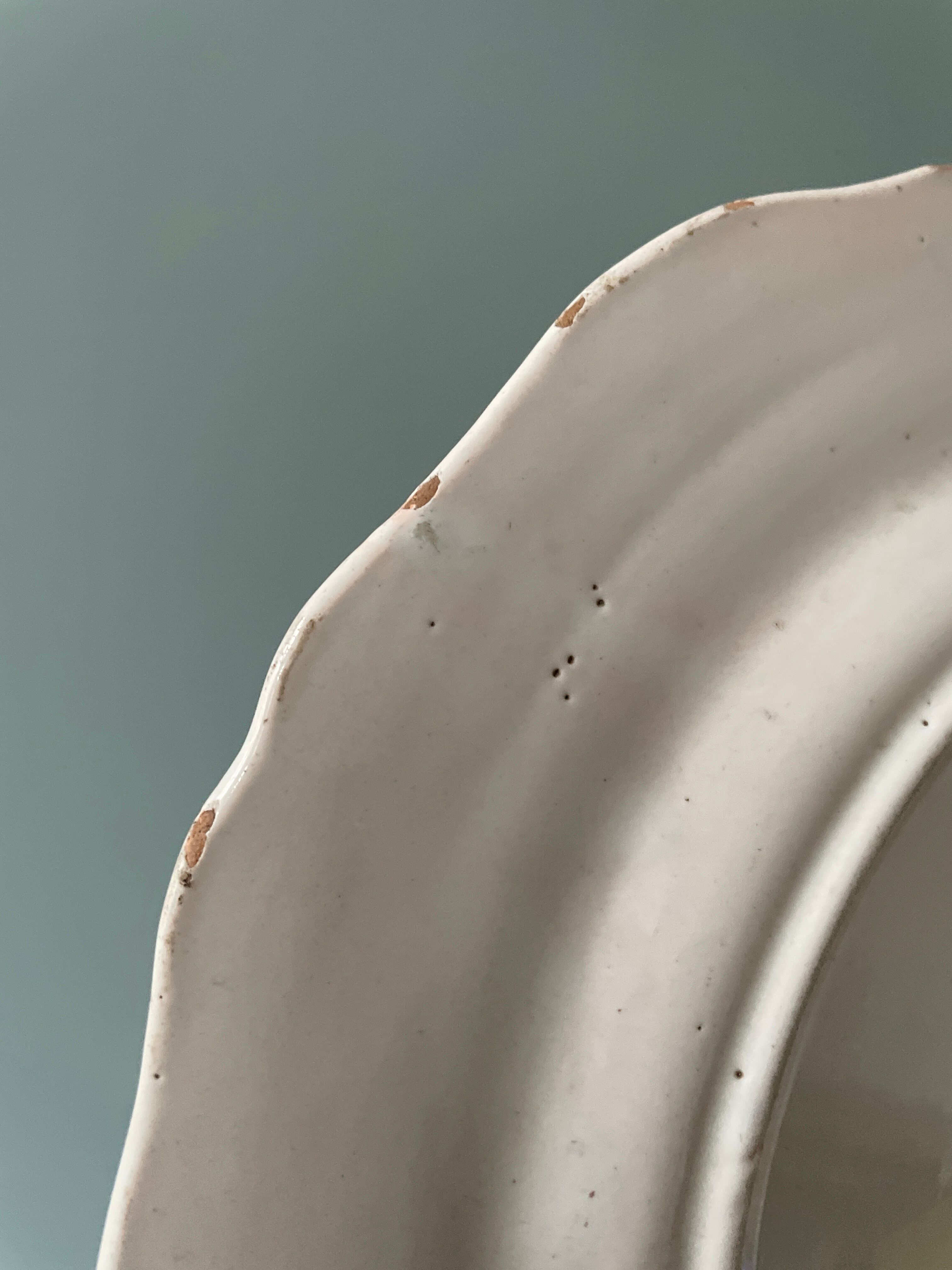 Set of 2 plates XIXth Les Islettes, rooster decoration and flowery basket