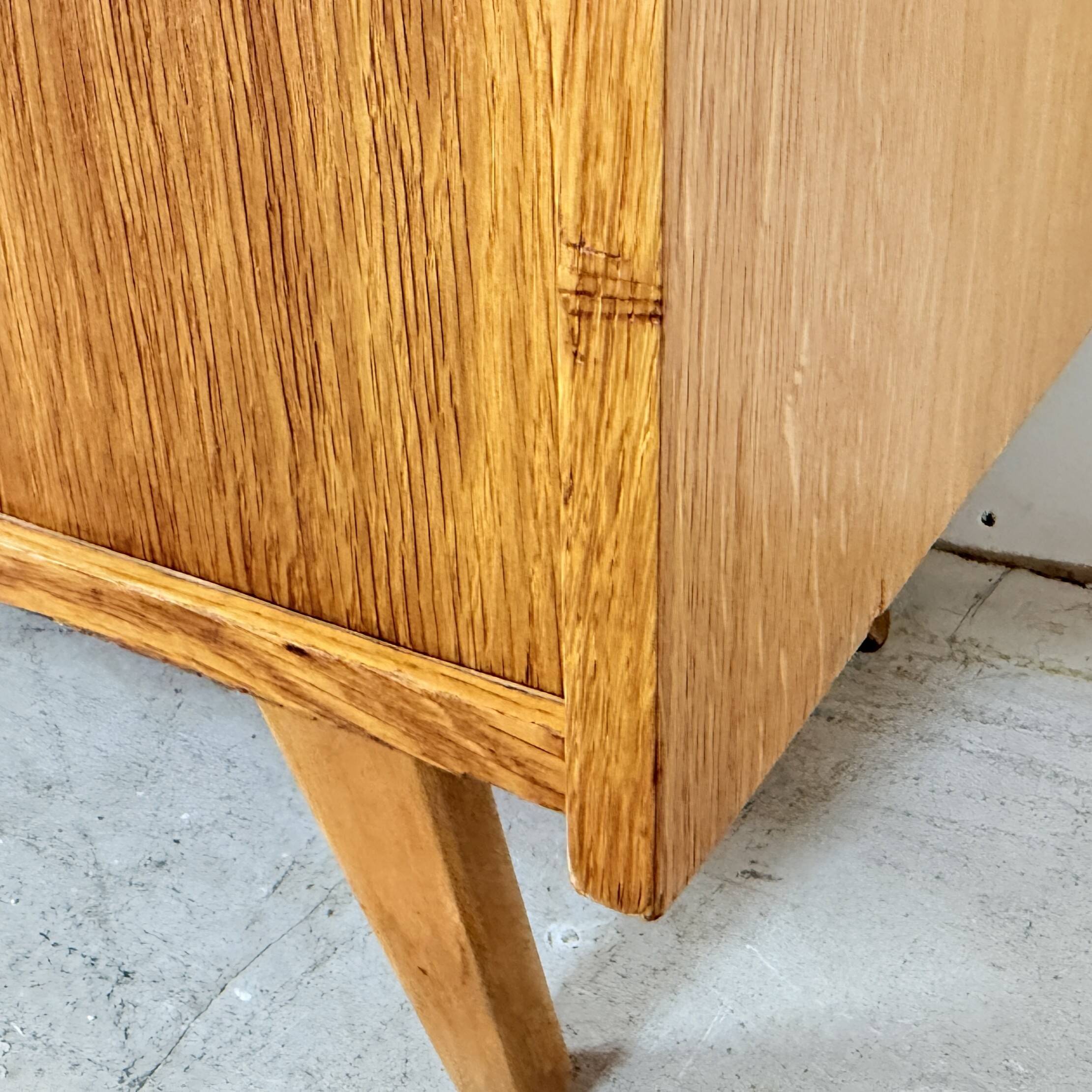 Modular Highboard U452, Jiroutek