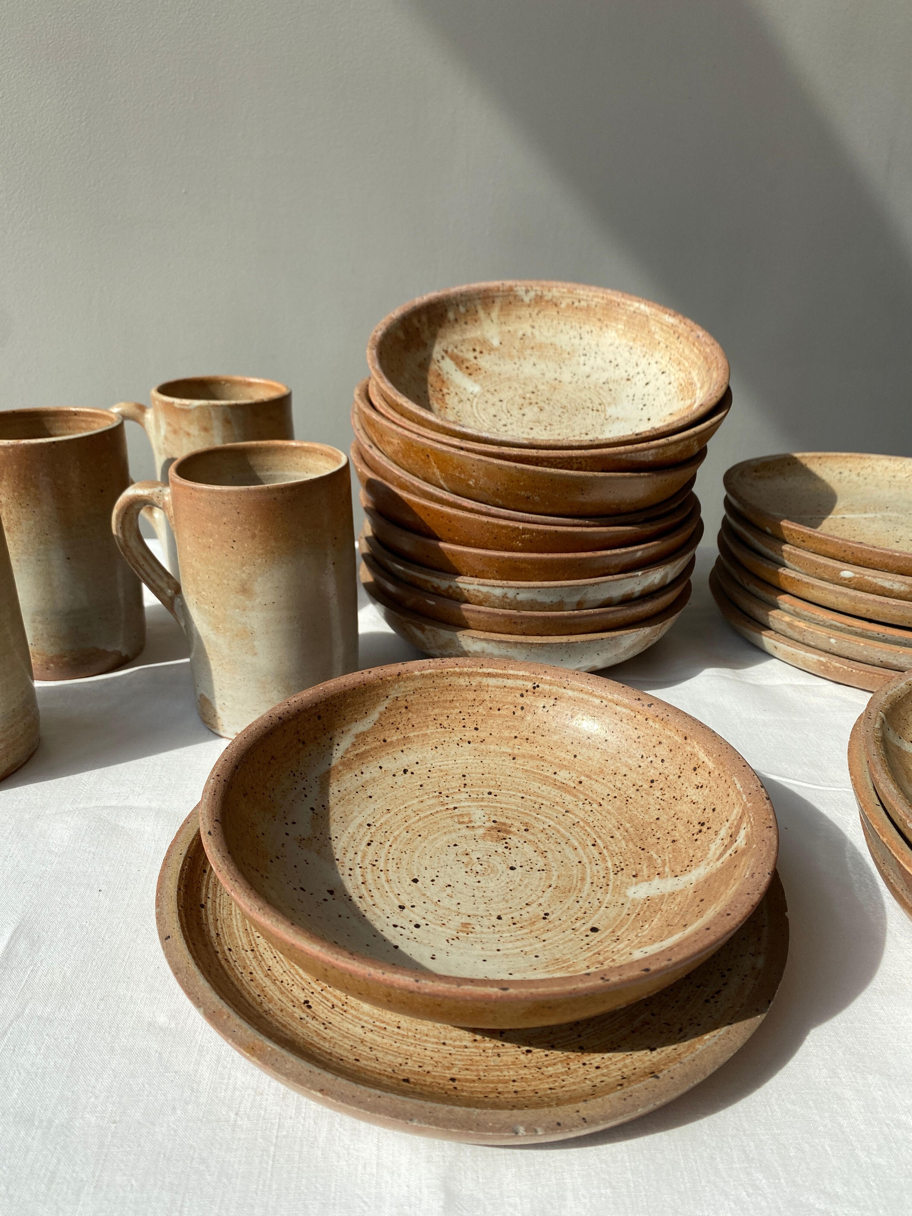 Lot de 4 mugs ou choppes en grès