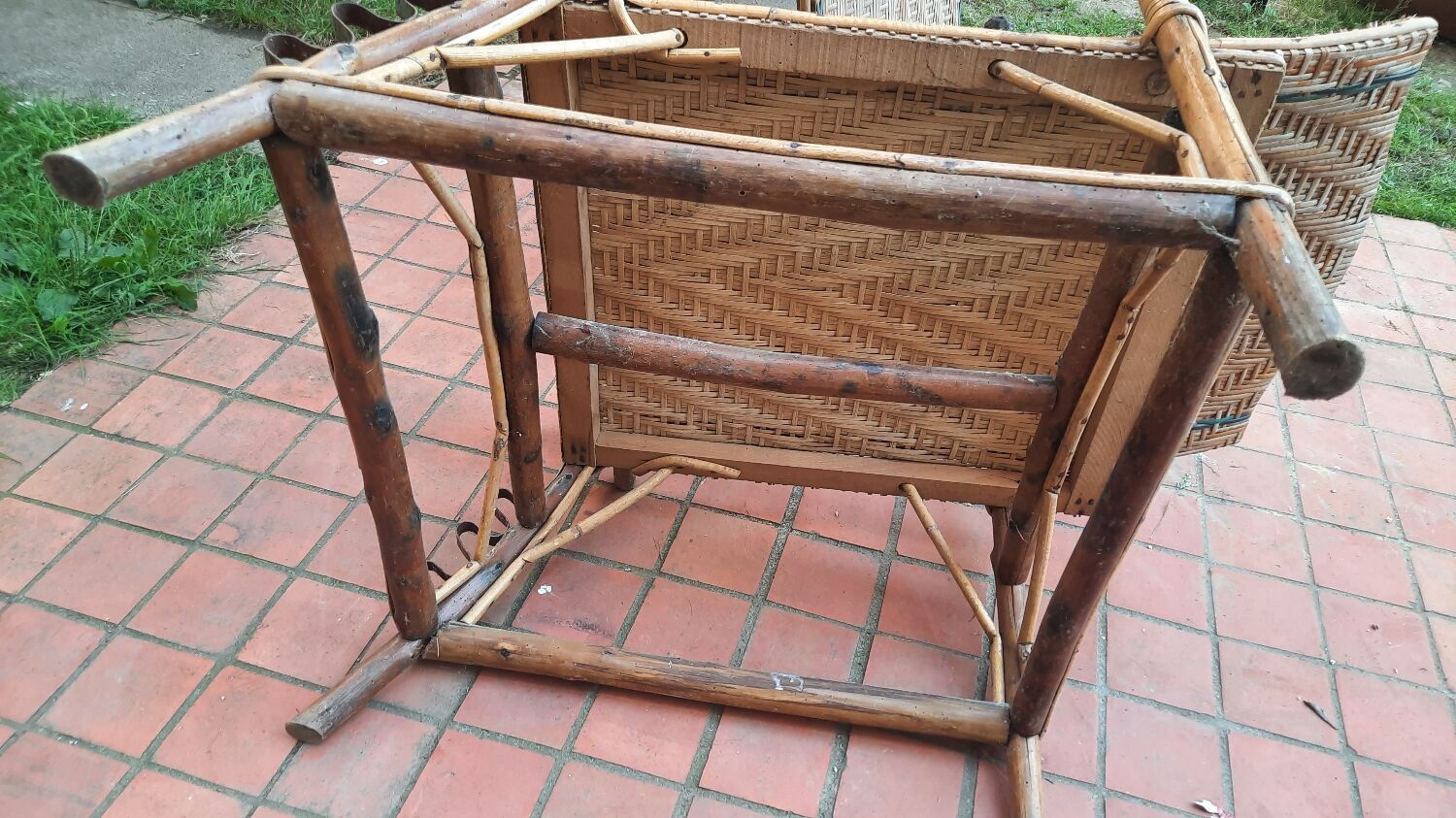Chaise longue rotin vintage