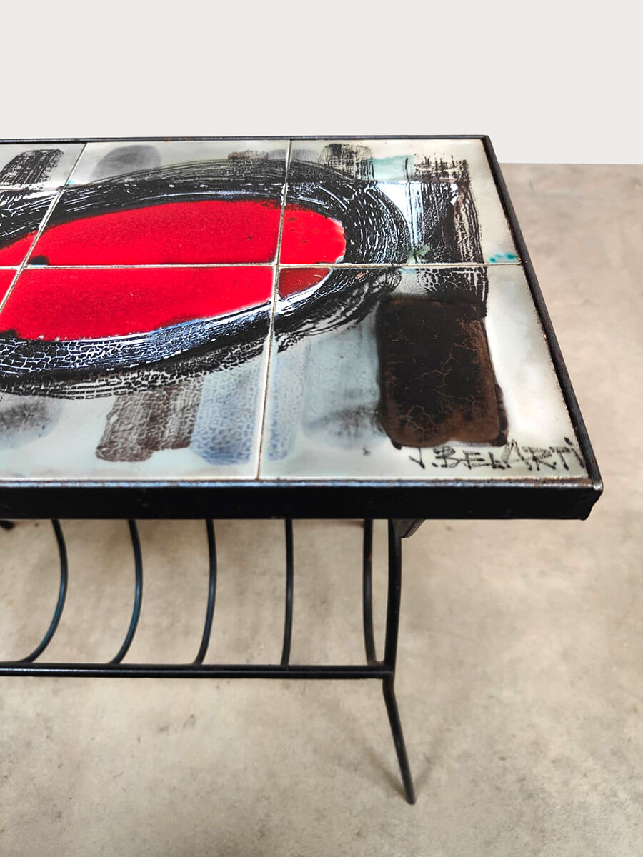 Vintage design magazine rack tile table Belarti