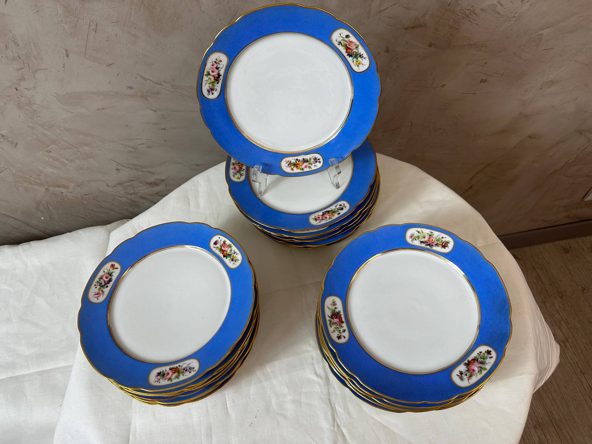 Porcelain service from Paris