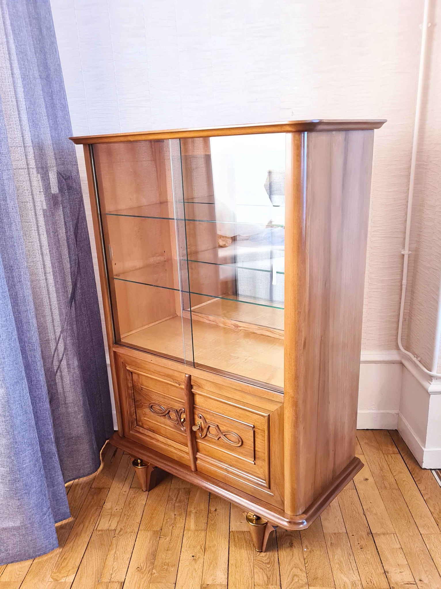 Art Deco walnut glass display case 1930-1940