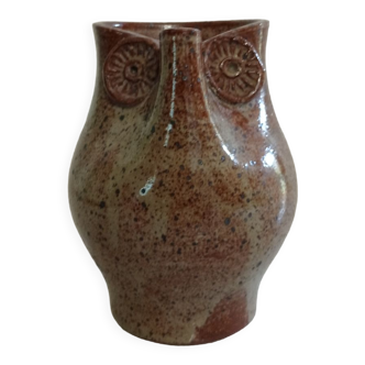 Zoomorphic pitcher in piryte sandstone