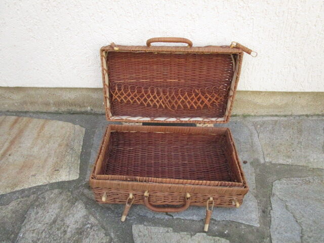 Valise ancienne en osier