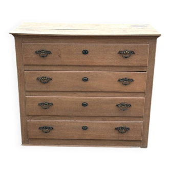 Commode en bois brut