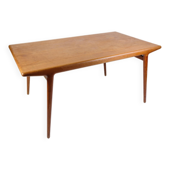 Table à manger réalisée en teck par Johannes Andersen pour Uldum Møbelfabrik des années 1960