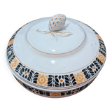 St Amand soup tureen, Trianon model