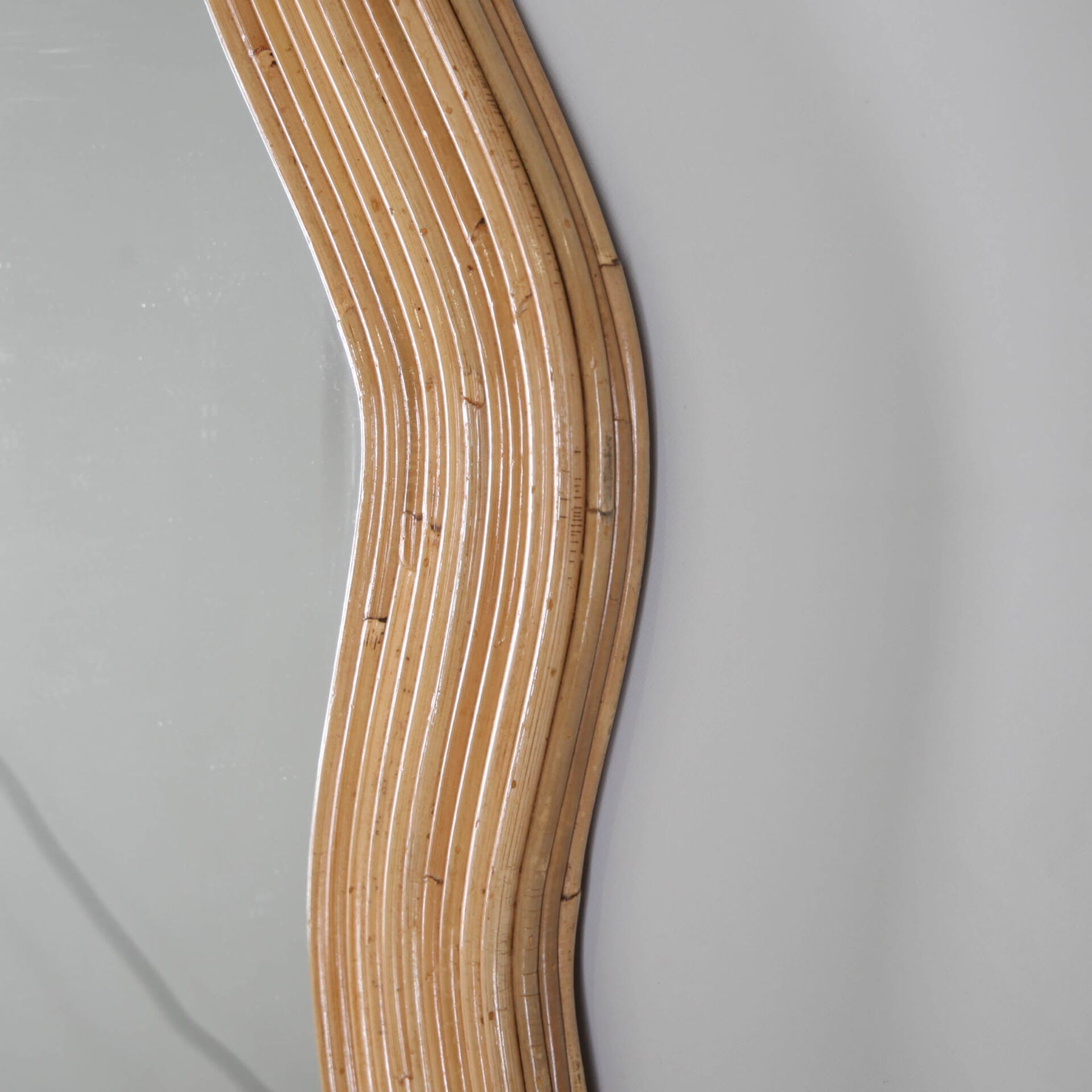 Large "waves" rattan mirror