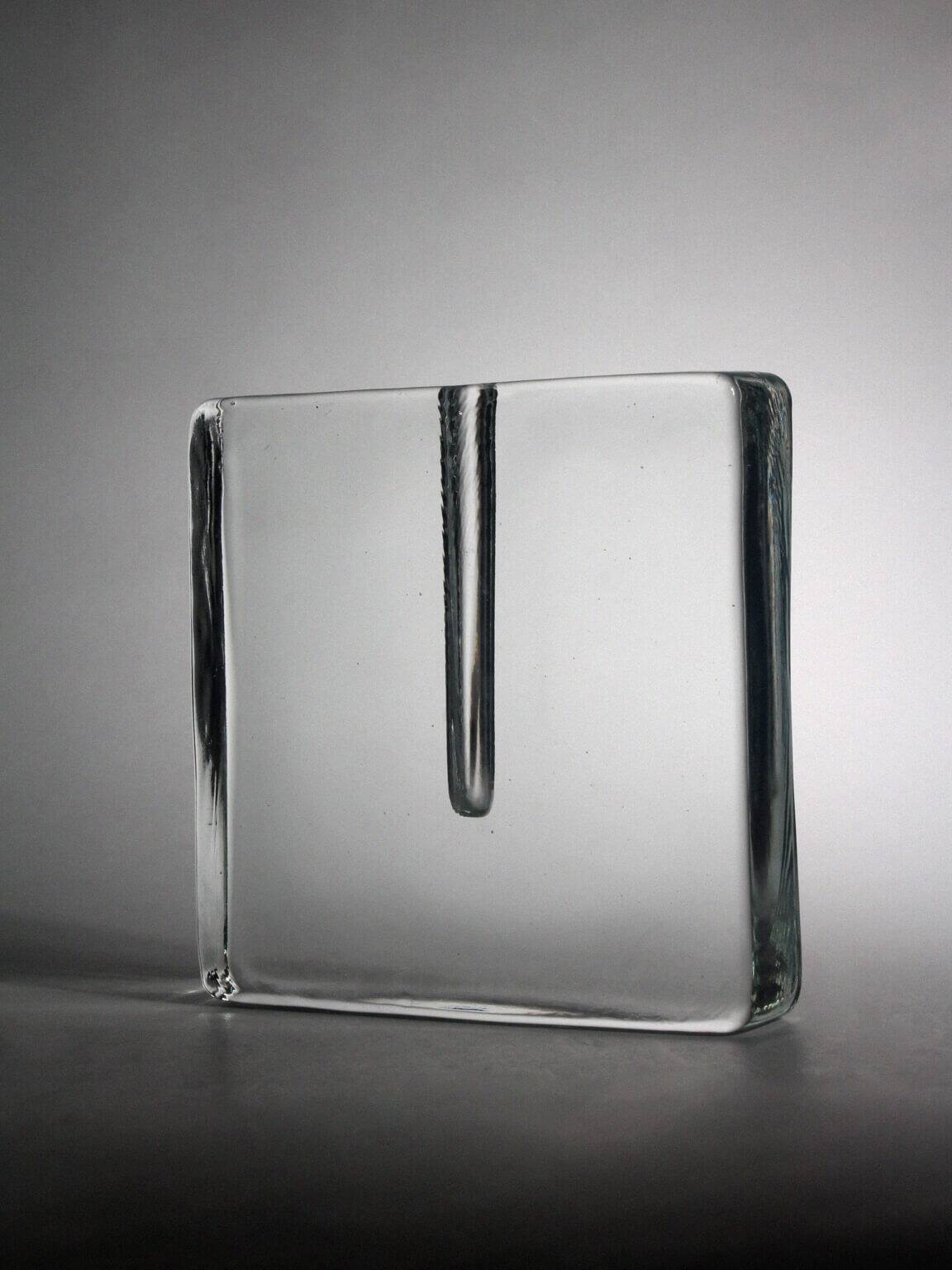 Vase en verre soliflore transparent, années 1960