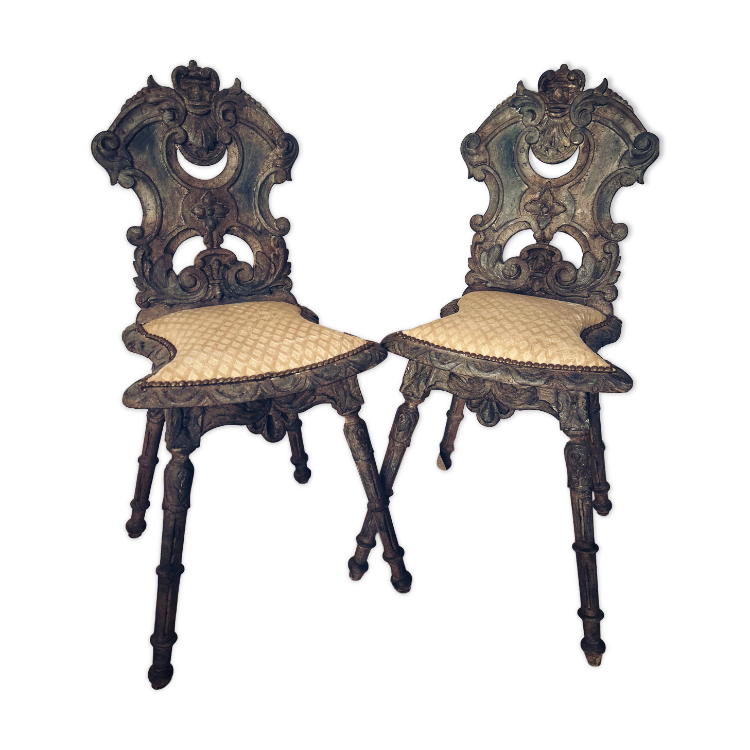 Pair of Louis XIII style chairs in patinated solid oak – piece