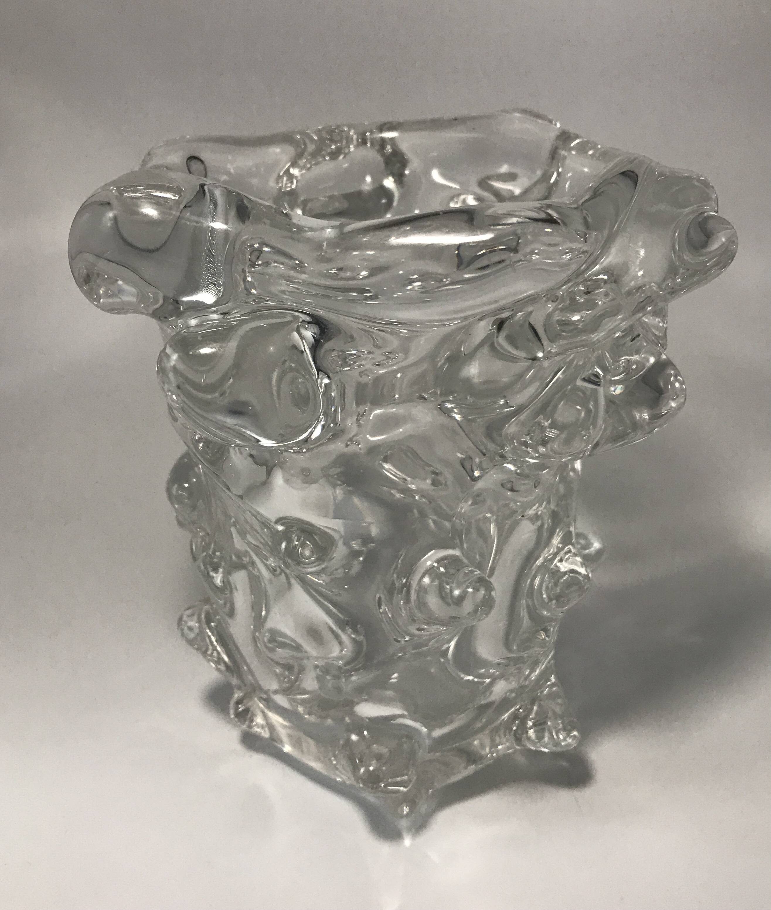 Vase en cristal à décor de picots en relief 1,8 kg