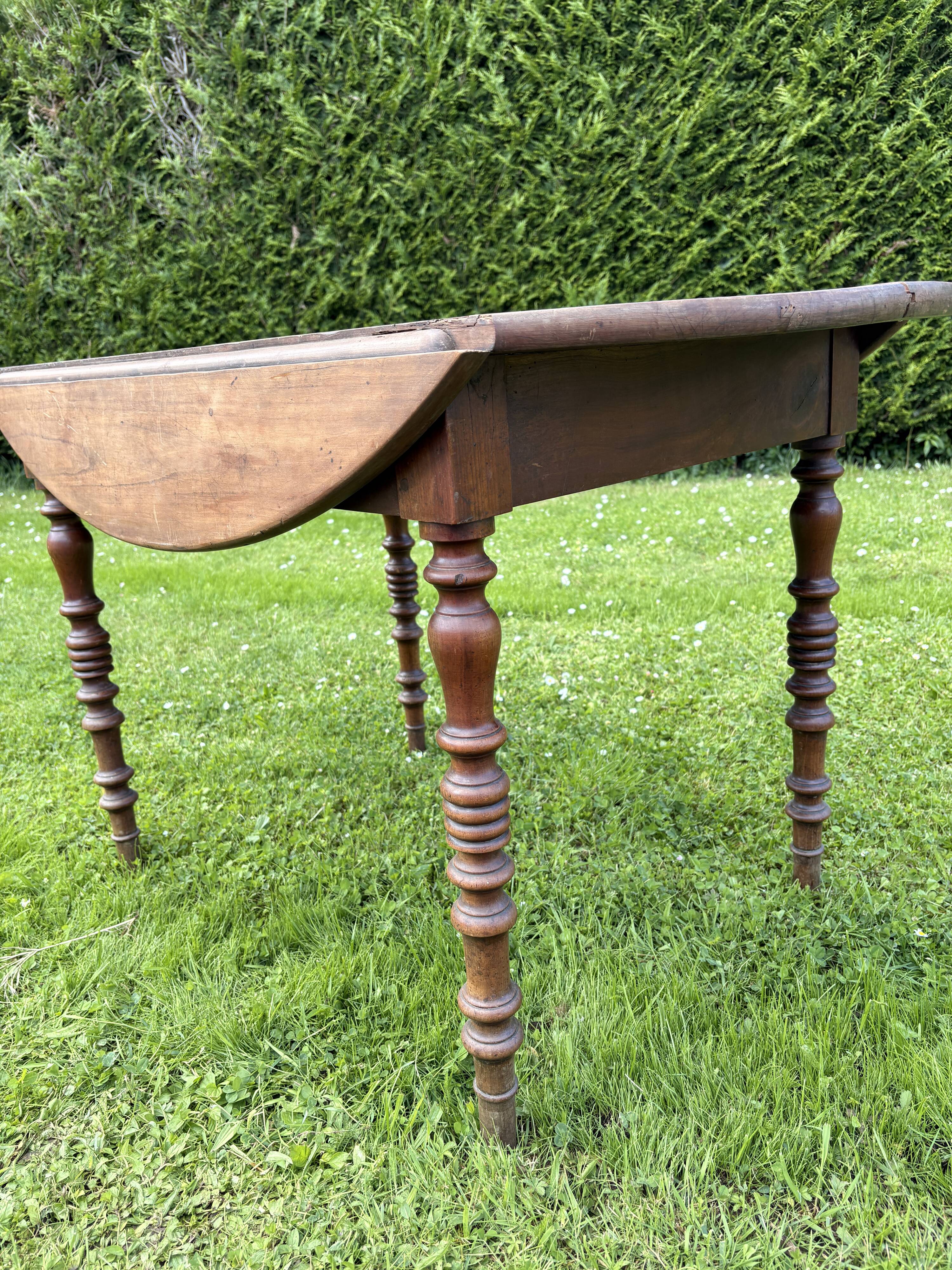 Oak drop-leaf table