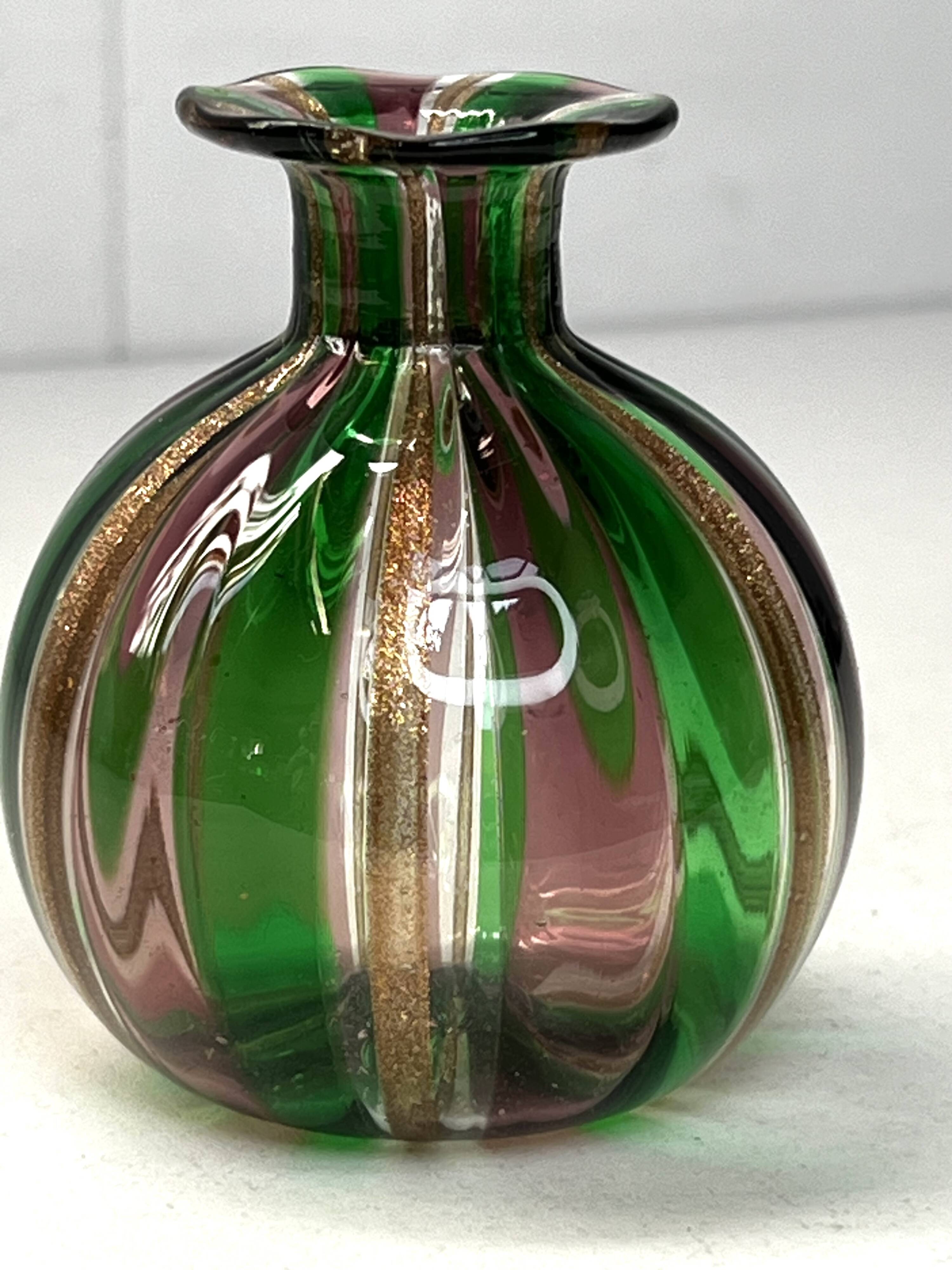 Small contemporary glass vase, 20th century design, murano, italy