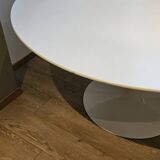 Knoll Saarinen Tulip table 137