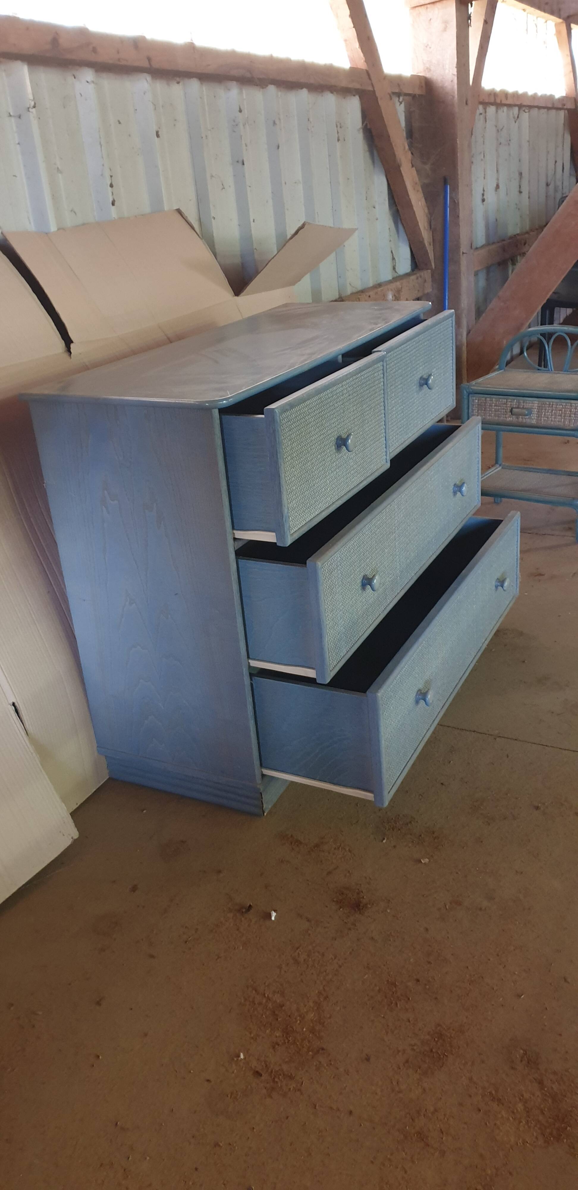 Blue 4-drawer chest of drawers