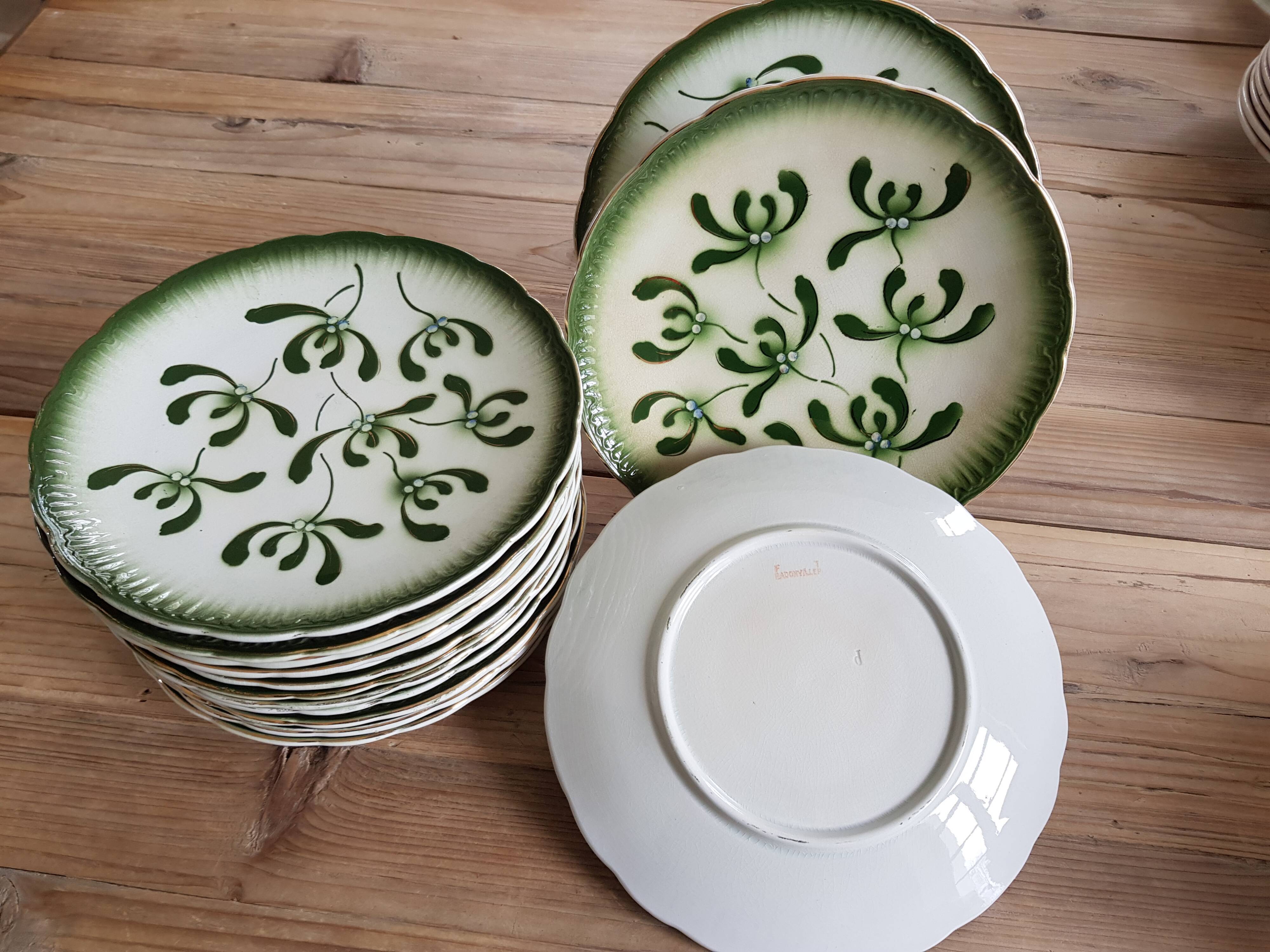 15 Dessert plates Decor de Gui enhanced with gold Badonviller FT 1910