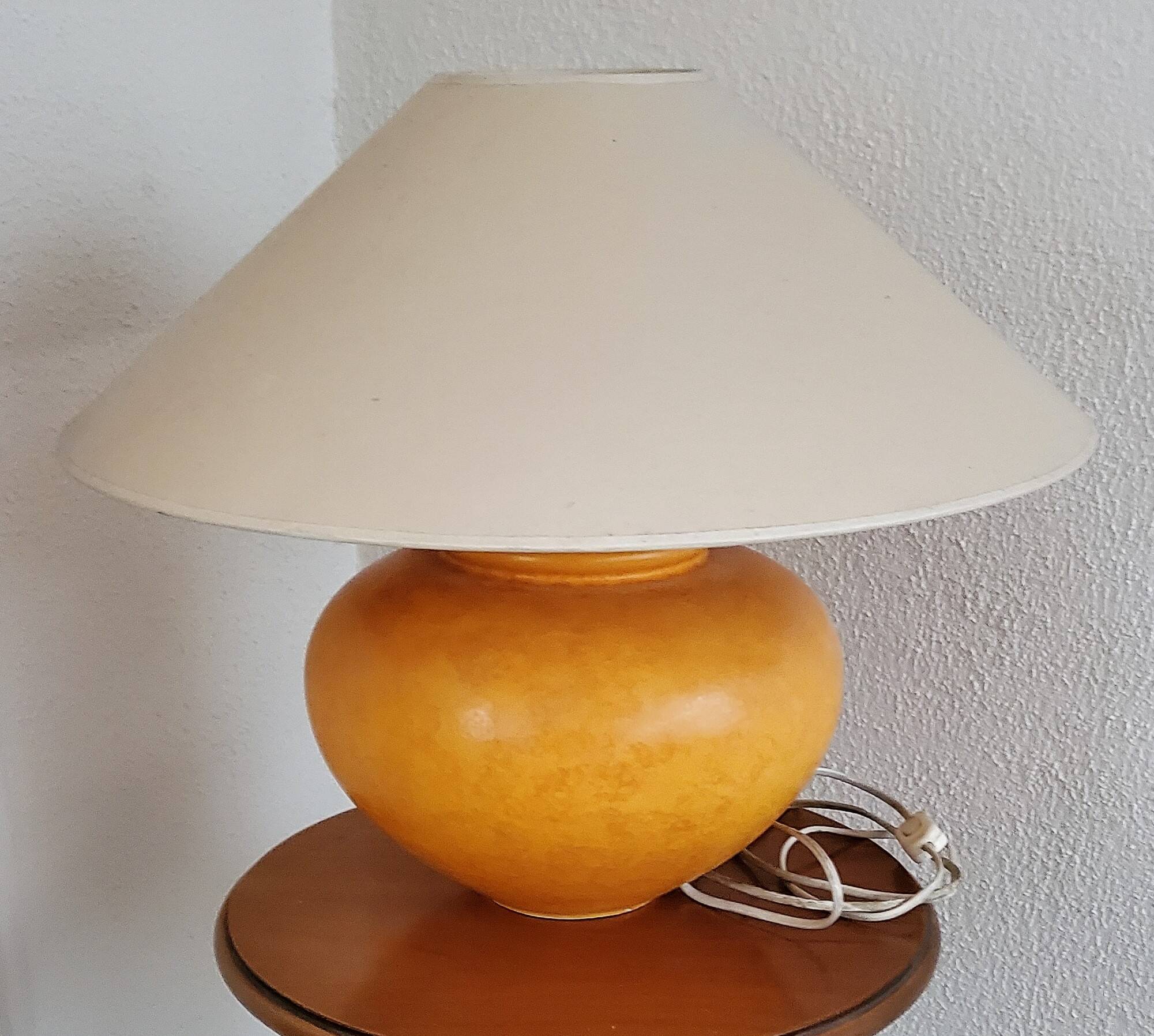 Lampe jaune en céramique
