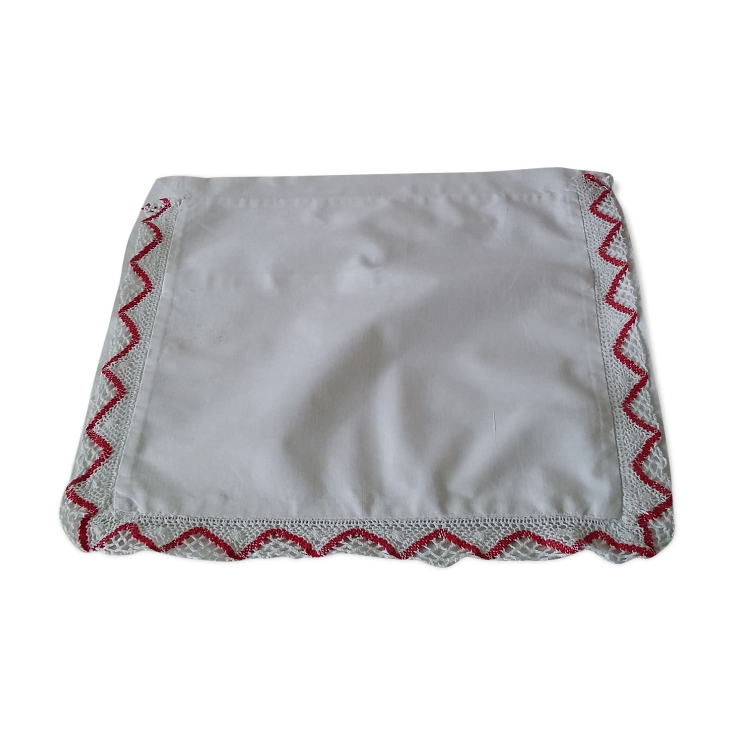 Taie enfant bordure rouge