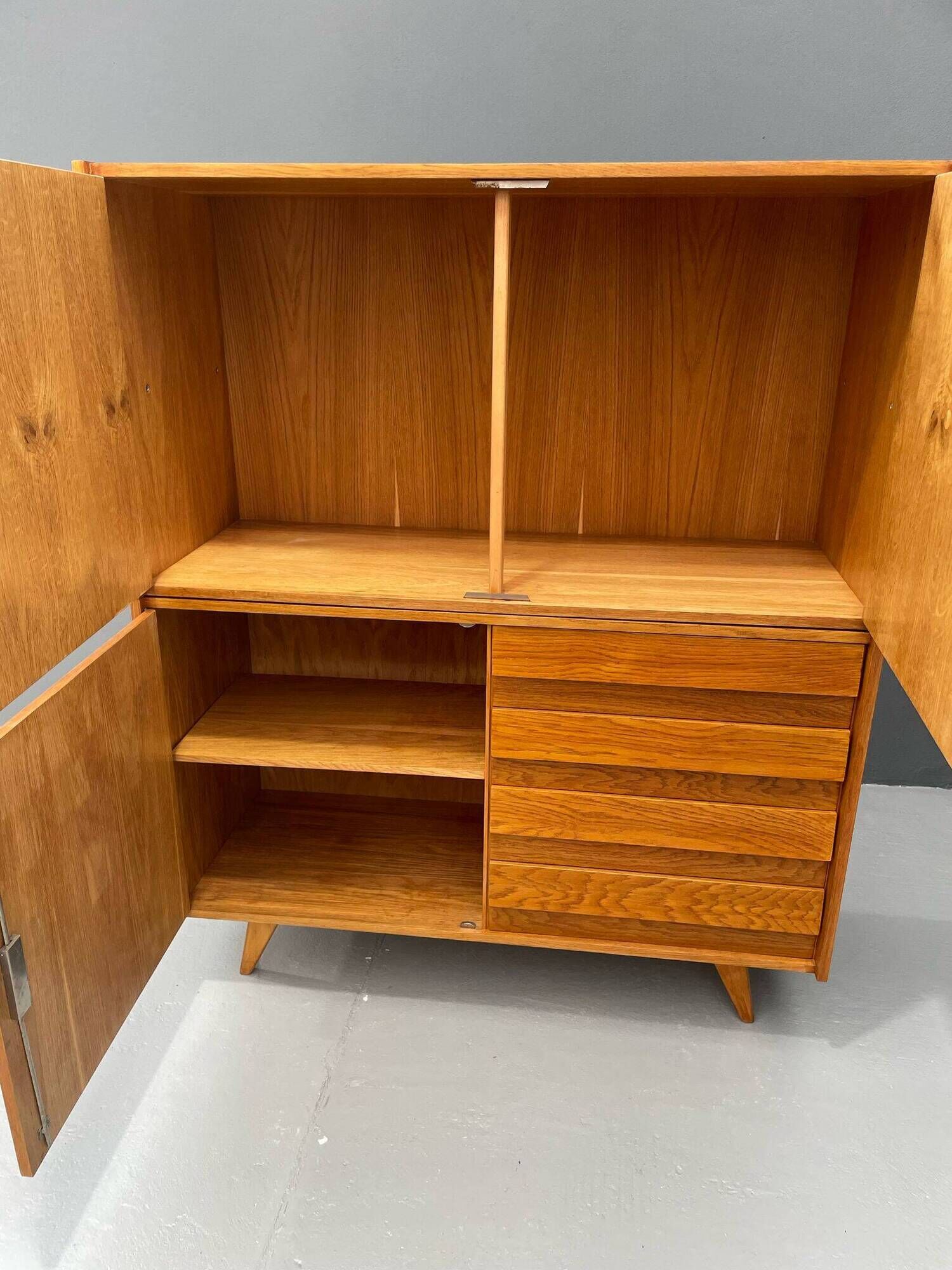 Meuble U-450 en Chêne par Jiří Jiroutek pour Interiér Praha, Tchécoslovaquie, 1
