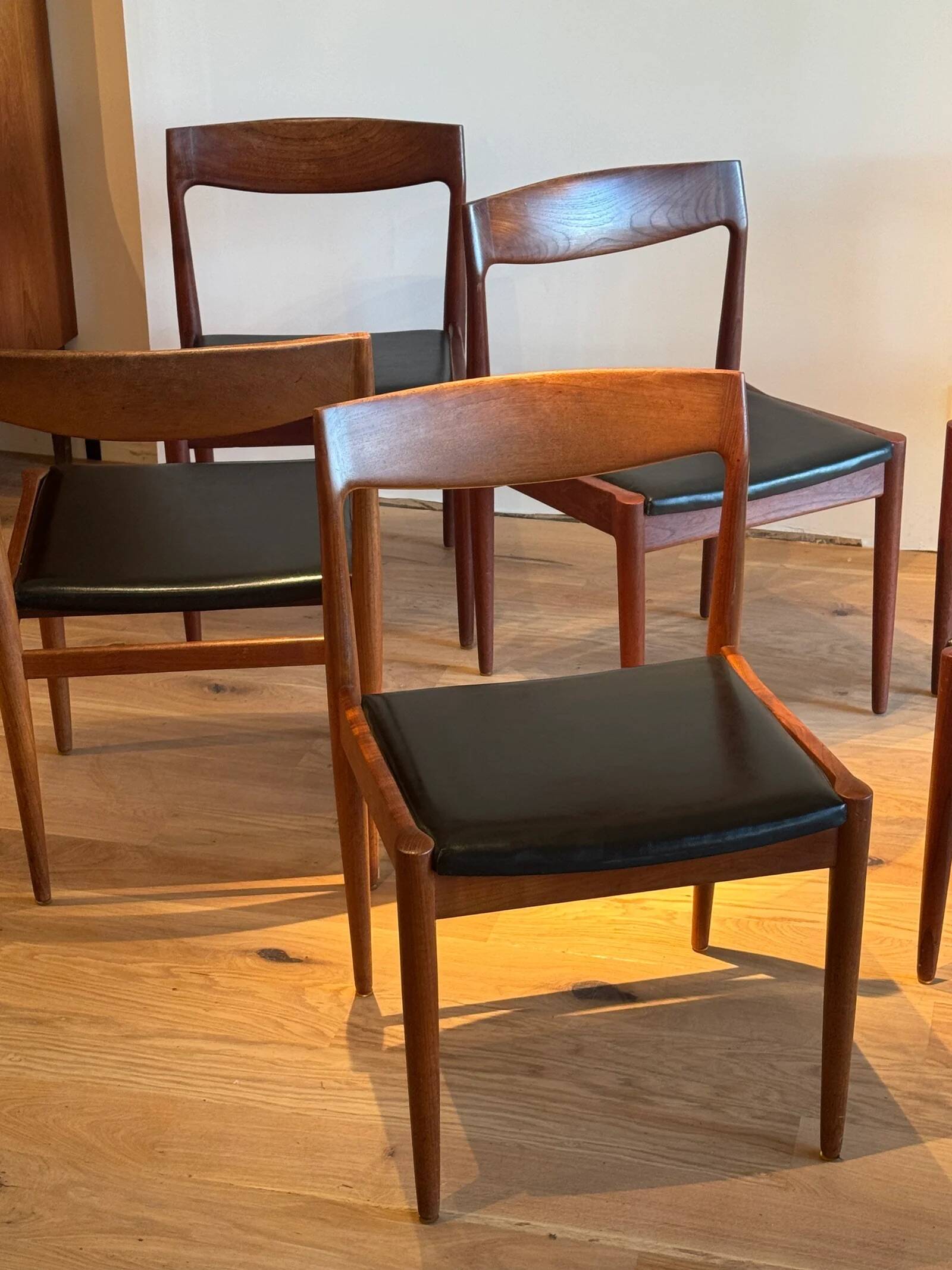 Set of vintage Scandinavian chairs by H.W. Klein for Bramin Møbl.