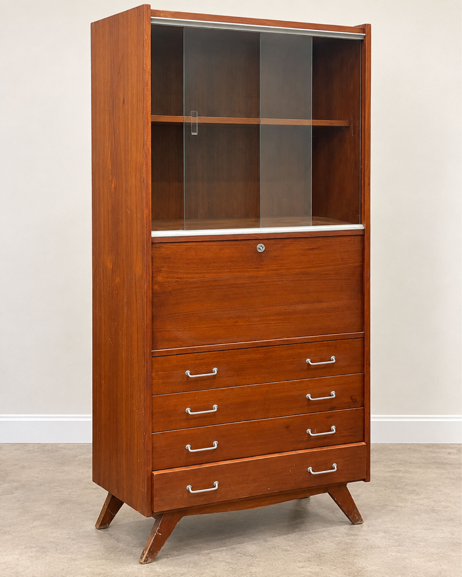 Vintage display cabinet from the 50s/60s in wood – tapered legs
