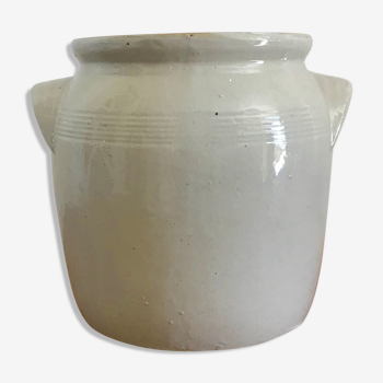 Sandstone pot with handles